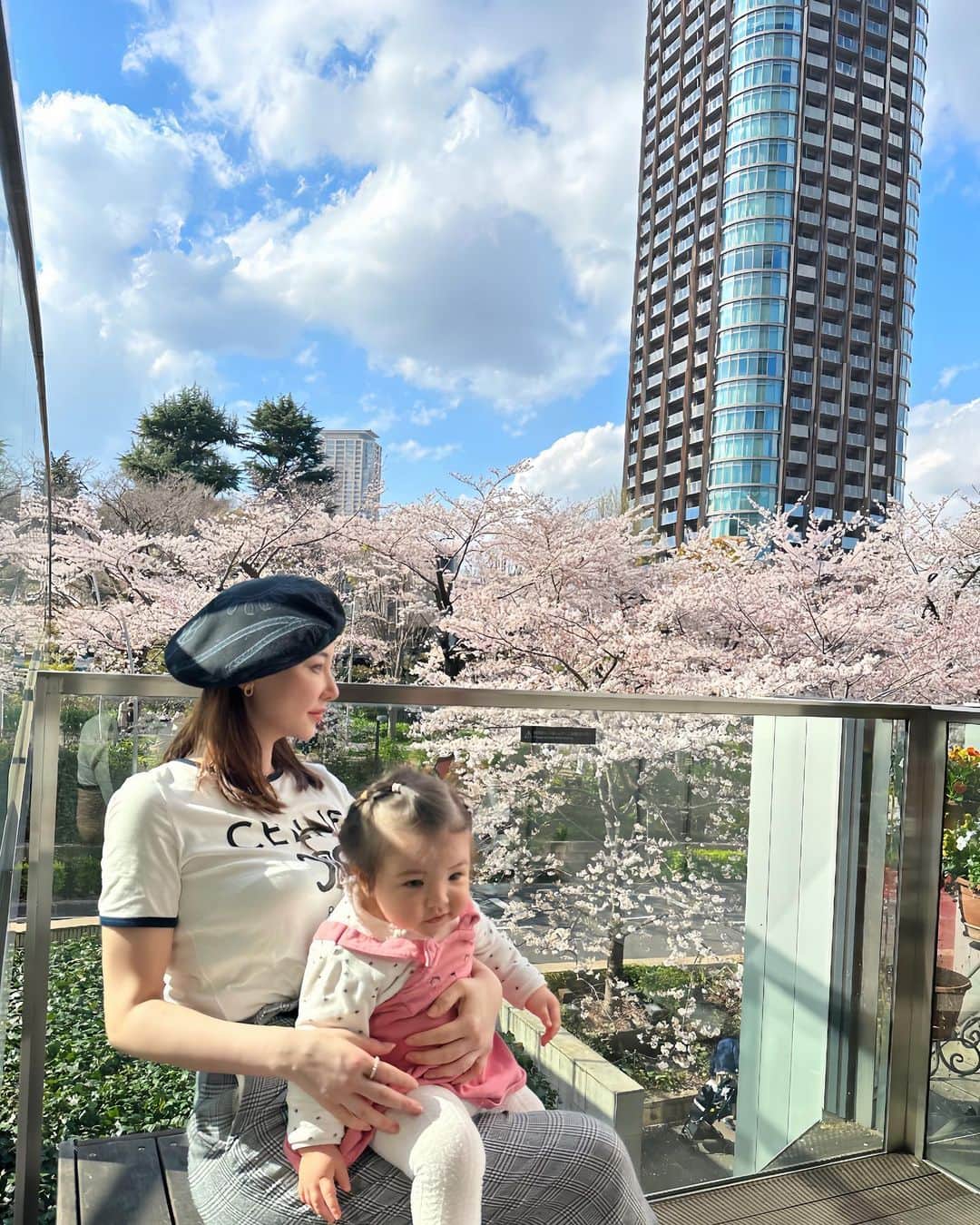 クリスティン・ウェイさんのインスタグラム写真 - (クリスティン・ウェイInstagram)「Cherry blossom Tokyo 2023 #cherryblossom #tokyocherryblossom #cwlife #midtown」3月30日 20時17分 - prettywhy