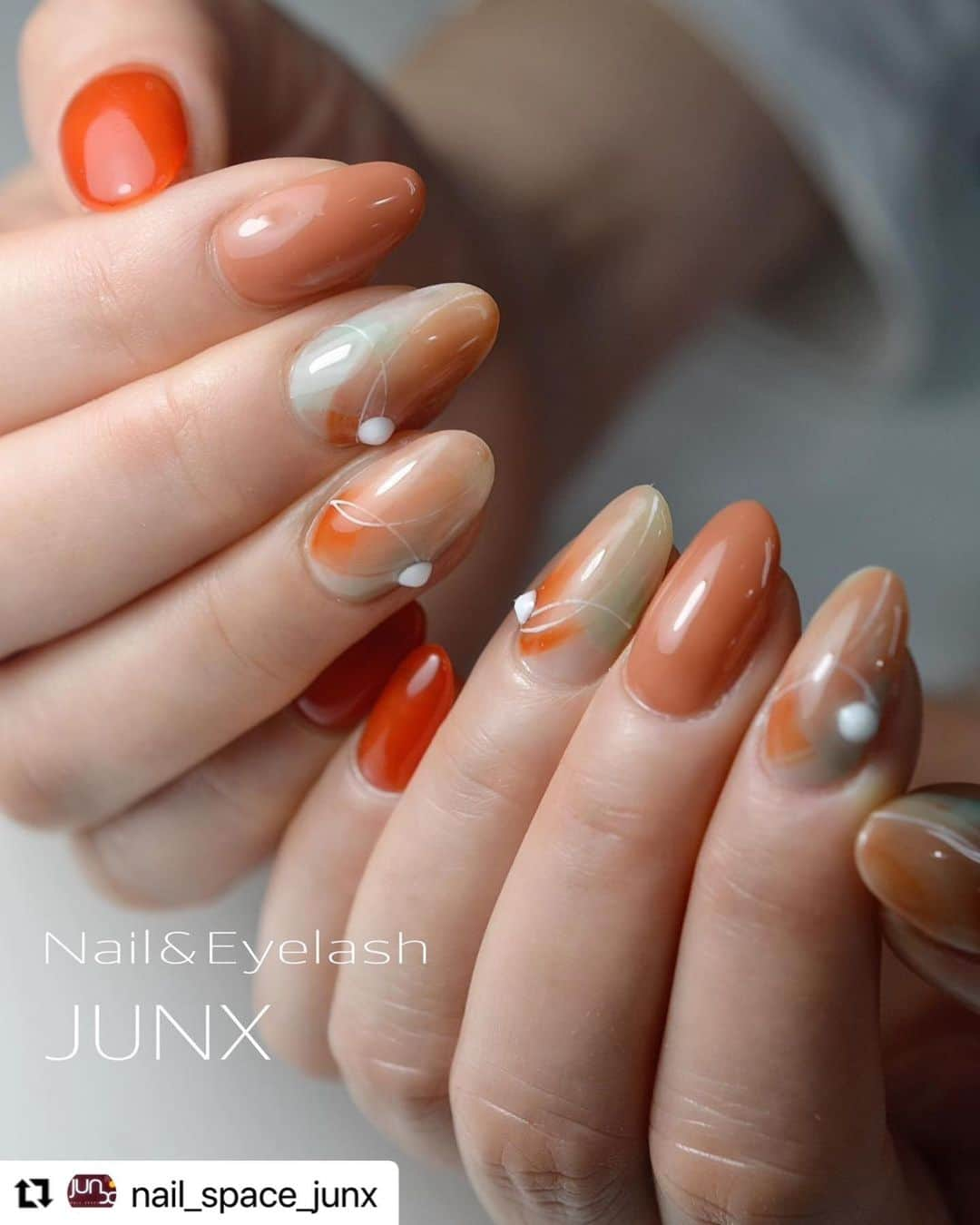 LEAFGEL PREMIUMさんのインスタグラム写真 - (LEAFGEL PREMIUMInstagram)「@nail_space_junx 佐藤淳子先生の上品なチューリップネイル🌷✨  使用カラーもご紹介いただいております🎀  🌷チューリップのベースカラーは、肌馴染み抜群のJUNXシリーズ#902💅✨  #Repost @nail_space_junx with @use.repost ・・・ チューリップぽ♡ 　 色味が可愛い過ぎてツボる✨  #チューリップネイル   @leafgel_premium  462 130 751 902 02  スタッフ募集❣️ ⭐︎ネイリスト募集 ⭐︎アイリスト募集  ご予約はホットペッパーから お問い合わせは公式LINEからお願い致します  #神戸ネイル #leafgelpremium  #nail #nails #nailart #naildesign  #gelnails #リーフジェル #leafgel  #ネイル#ネイルデザイン #美甲#光療美甲#네일 #オトナネイル#フィルイン #junx#nailspacejunx #小野市ネイルサロン  #三木市ネイルサロン #加古川ネイルサロン #神戸ネイルサロン  #三宮ネイルサロン  #佐藤淳子」3月30日 20時16分 - leafgel_premium