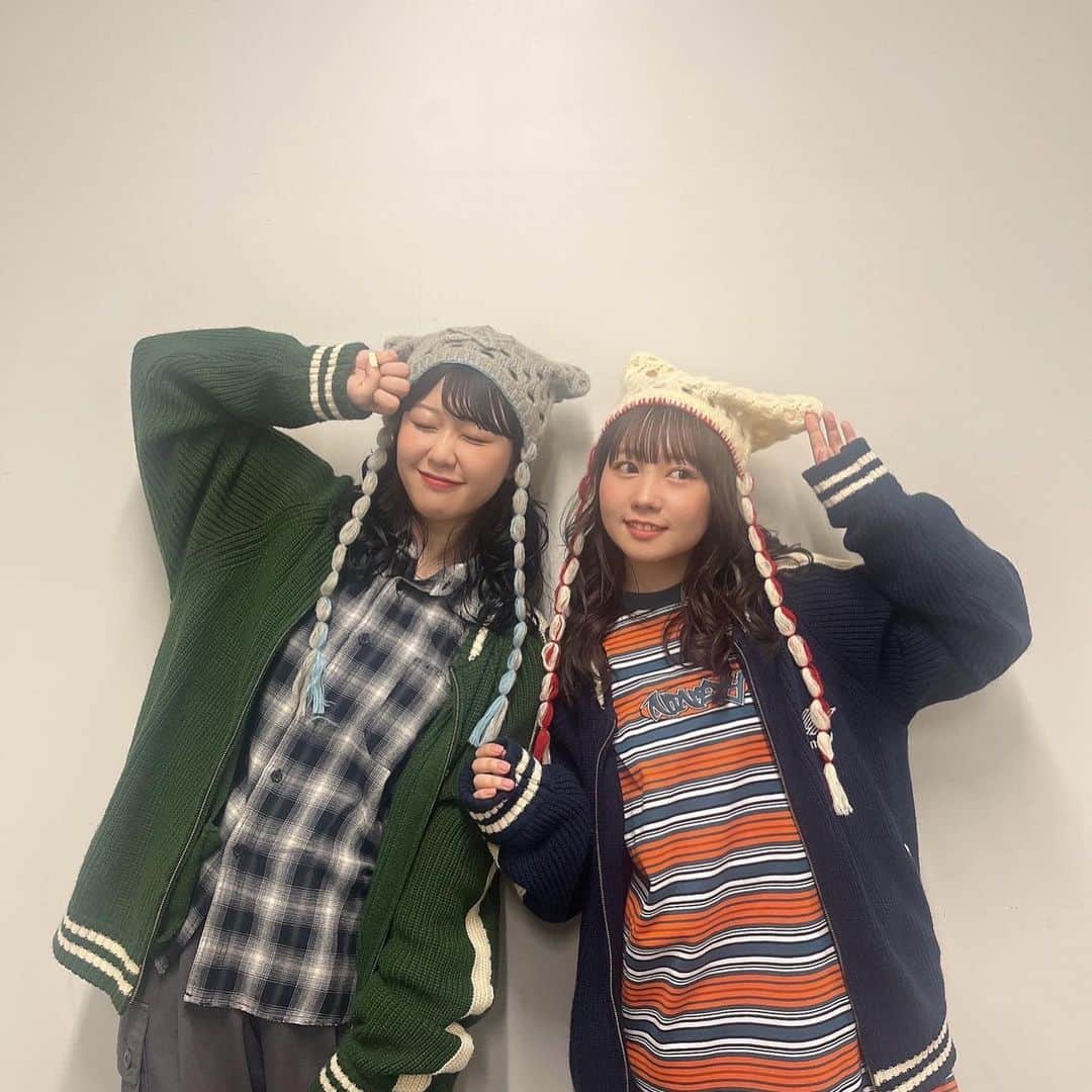 のインスタグラム：「超十代ありがとうございました🐈‍⬛🩵 衣装めっちゃ可愛かった🤝🏻 声もたくさん聞こえたよ〜！ 配信で見てくれた子もありがとう！！  むくに撮ってもらった写真が なんか端によっててほぼブレてた😂😂😂  #超十代」