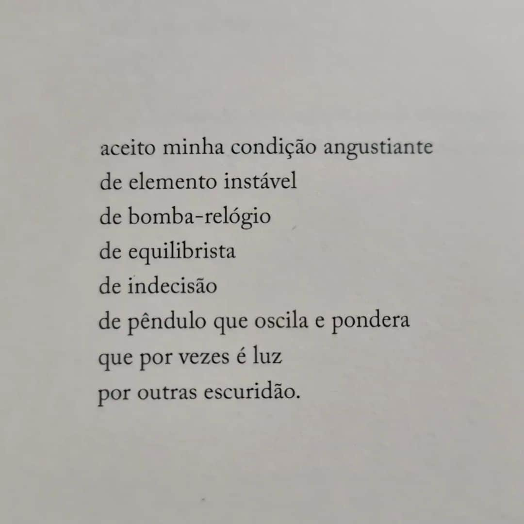 Ana Sofia Martinsさんのインスタグラム写真 - (Ana Sofia MartinsInstagram)「"TODOS OS POEMAS QUE ESCREVI PRO AMOR PERDIDO" de @raquelschaedleraquel 💔 📖 🖊」3月30日 20時24分 - miss_ana_sofia