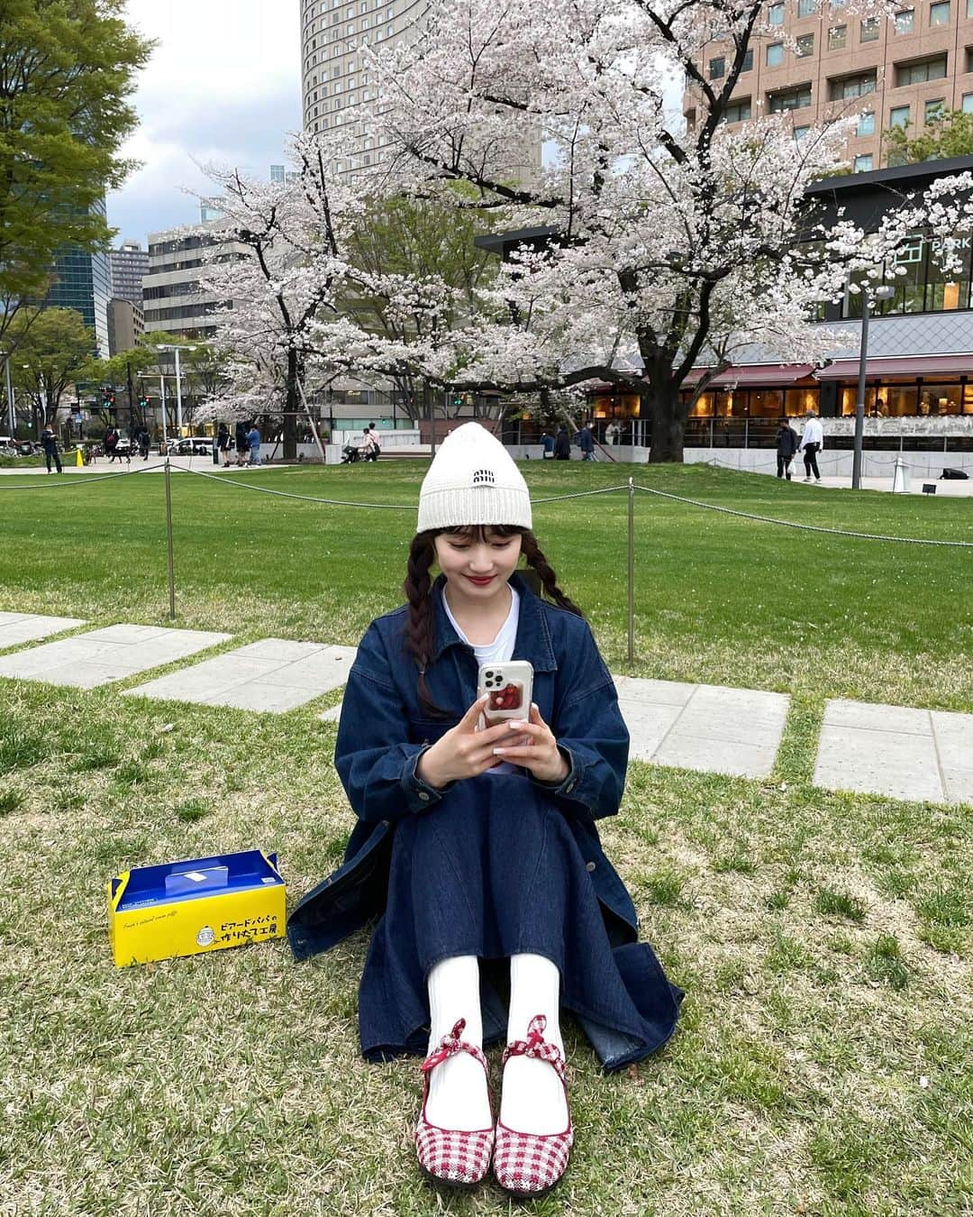 河﨑莉奈さんのインスタグラム写真 - (河﨑莉奈Instagram)「桜見てきた🌸🍒🍓  何枚目がいいか迷った結果 撮った順にそのまま10枚載せました☺️✌🏻」3月30日 20時24分 - rinya5588