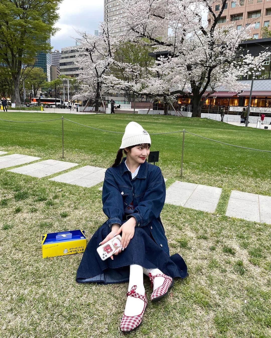 河﨑莉奈さんのインスタグラム写真 - (河﨑莉奈Instagram)「桜見てきた🌸🍒🍓  何枚目がいいか迷った結果 撮った順にそのまま10枚載せました☺️✌🏻」3月30日 20時24分 - rinya5588