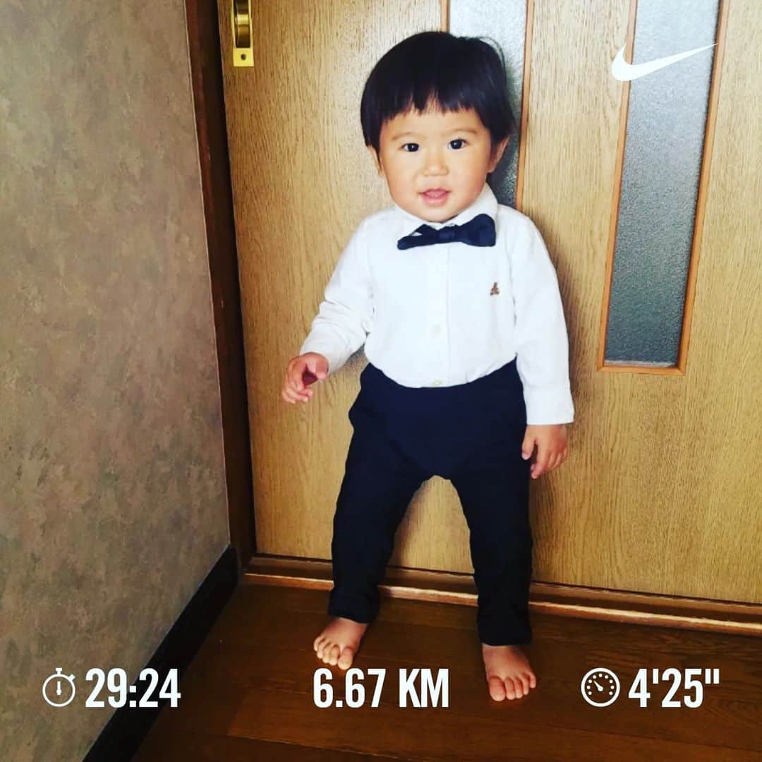 三田尚央のインスタグラム：「夜ラン‼️‼️(6km重々ラン(T-T))  なんでか身体重くてしんどかった。 けど月間目標の222kmがまだ達成できてないから行ってきた‼️ それにしてもしんどいなー(T-T) コンディションって大事だな、、、、。  31歳目標達成目指して頑張ります☀️ 積み重ね大事❗ 継続あるのみ(^^) 健康一番‼️‼️  幼い息子😁✨✨  日々成長❕ 日々挑戦❕ 日々感謝❕  #ランニング #目指せフルマラソン #日々成長 #日々挑戦 #日々感謝 #息子 #娘 #家族 #31歳 #instagram  #目標 #筋トレ #ダイエット #ストレッチ #トレーニング #桜 #NIKE #ラン #夜ラン #フルマラソン #ハーフマラソン #頑張ります #笑顔 #ビール #サッカー #6kmラン #花粉症 #スッキリ #3月」
