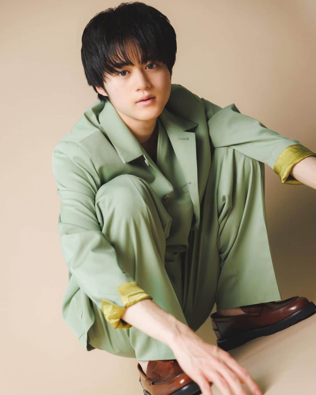 朝倉 豊のインスタグラム：「【FAST】 @fast.japan.official  @ouji.suzuka.official  photo: #鈴木寿教 氏 hairmake: @olta.goto  direction: #半澤暁 氏 edit: #小枝指優樹 氏 #mywork  Netflix シリーズ #君に届け 3月30日世界独占配信 #鈴鹿央士」
