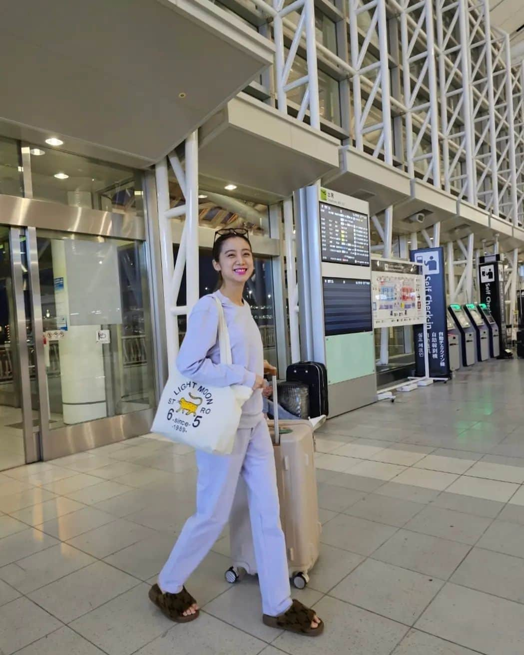 ヘリム さんのインスタグラム写真 - (ヘリム Instagram)「✈️」3月30日 20時46分 - wg_lim