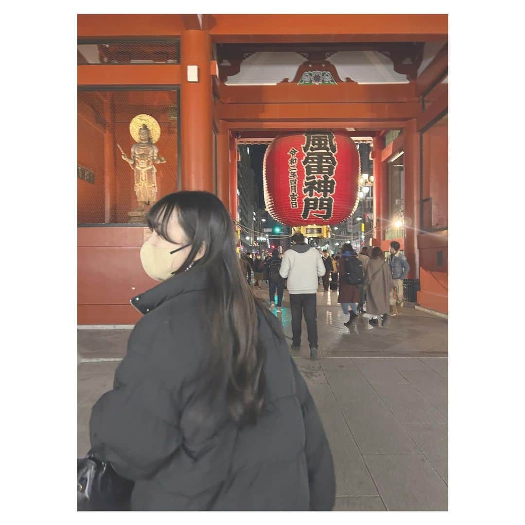 彩永あいりのインスタグラム：「. 前回(約10年前)は改修工事中だったから はじめて本物の雷門みれた⚡️」