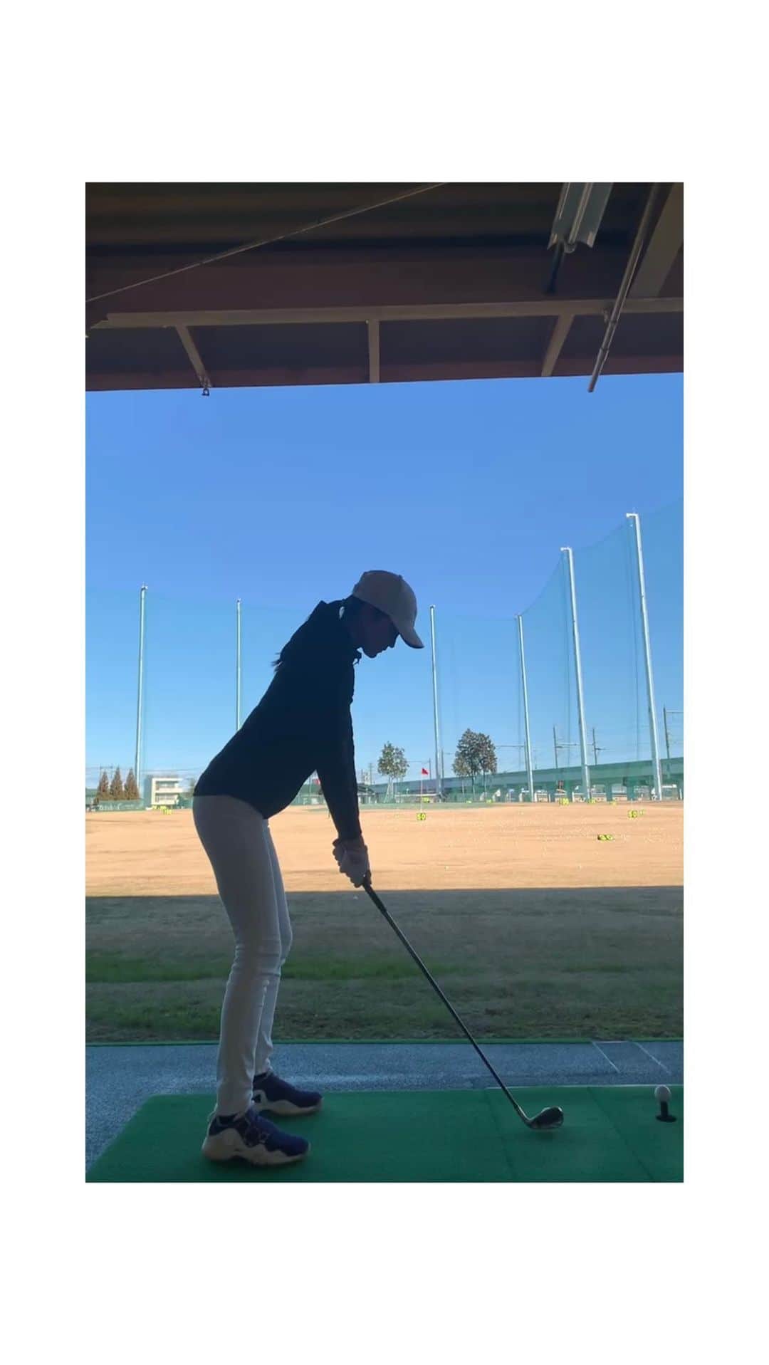 遠藤瞳のインスタグラム：「反省の追い練習🫤 暖かくなってくると ゴルフ行きたくなる🏌️‍♀️🔥  #golf #golfwear #golfstagram #golflife #ゴルフ #ゴルフ女子 #ゴルフ好き」