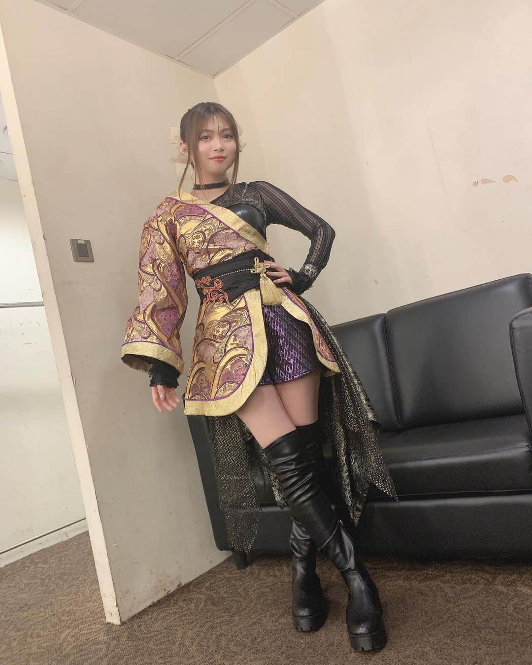 鈴木このみのインスタグラム：「👘👁✨  #アジアツアー衣装」
