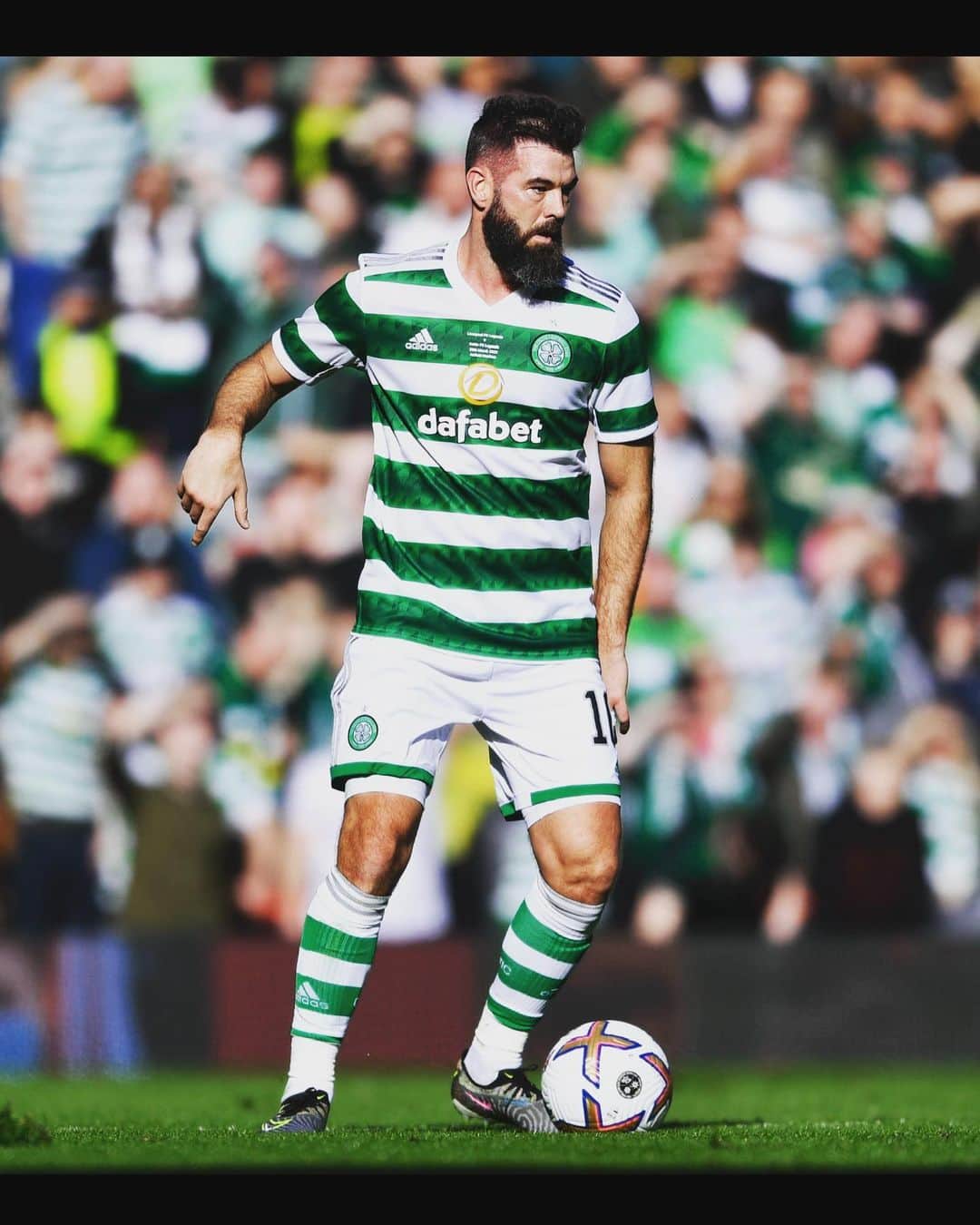 ジョー・レドリーさんのインスタグラム写真 - (ジョー・レドリーInstagram)「Was bloody lovely to be back on the pitch and see some familiar faces 🍀thank you to @celticfcfoundation @celticfc for organising this fantastic event and raising money for charity too」3月30日 21時11分 - joe16led