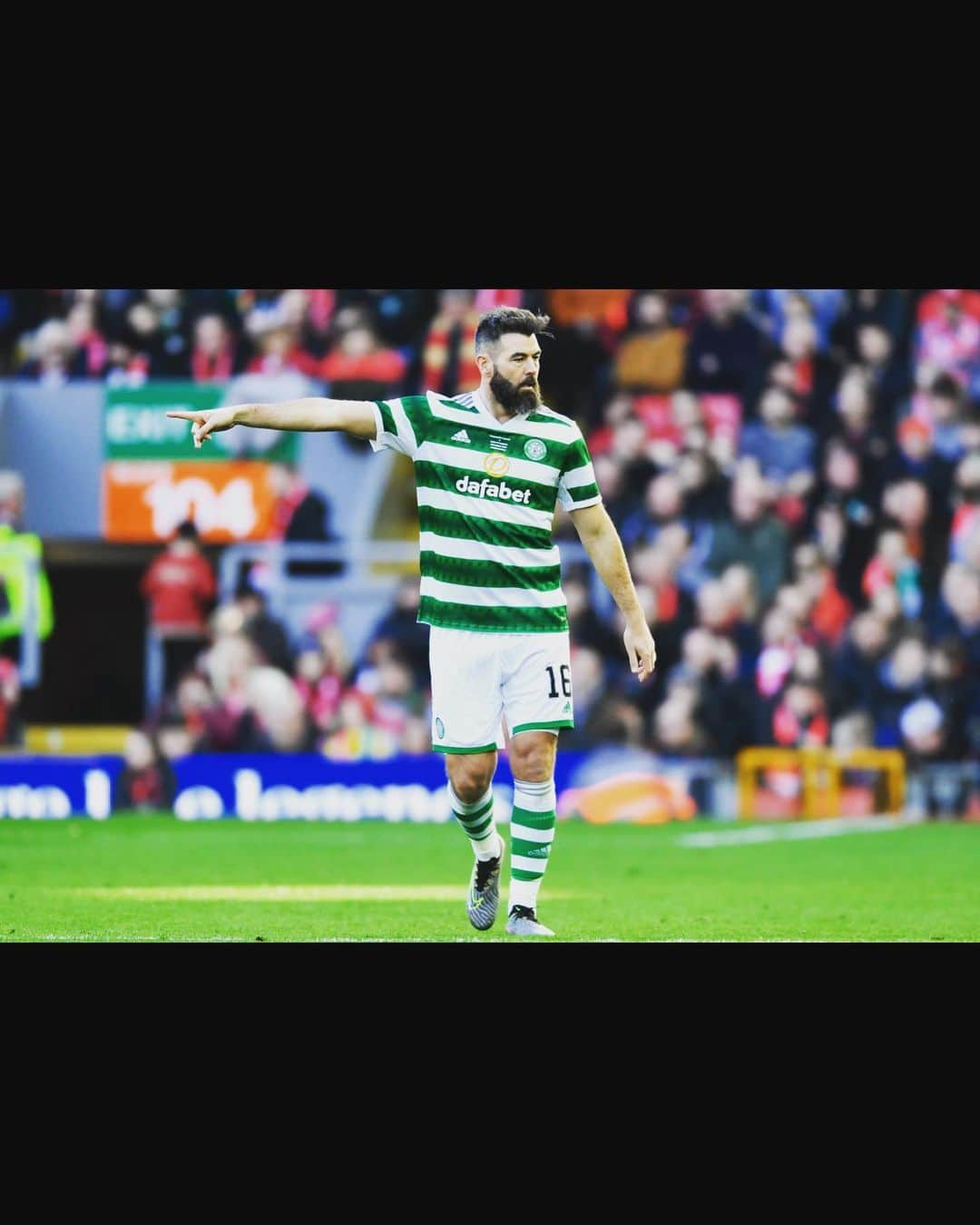 ジョー・レドリーさんのインスタグラム写真 - (ジョー・レドリーInstagram)「Was bloody lovely to be back on the pitch and see some familiar faces 🍀thank you to @celticfcfoundation @celticfc for organising this fantastic event and raising money for charity too」3月30日 21時11分 - joe16led