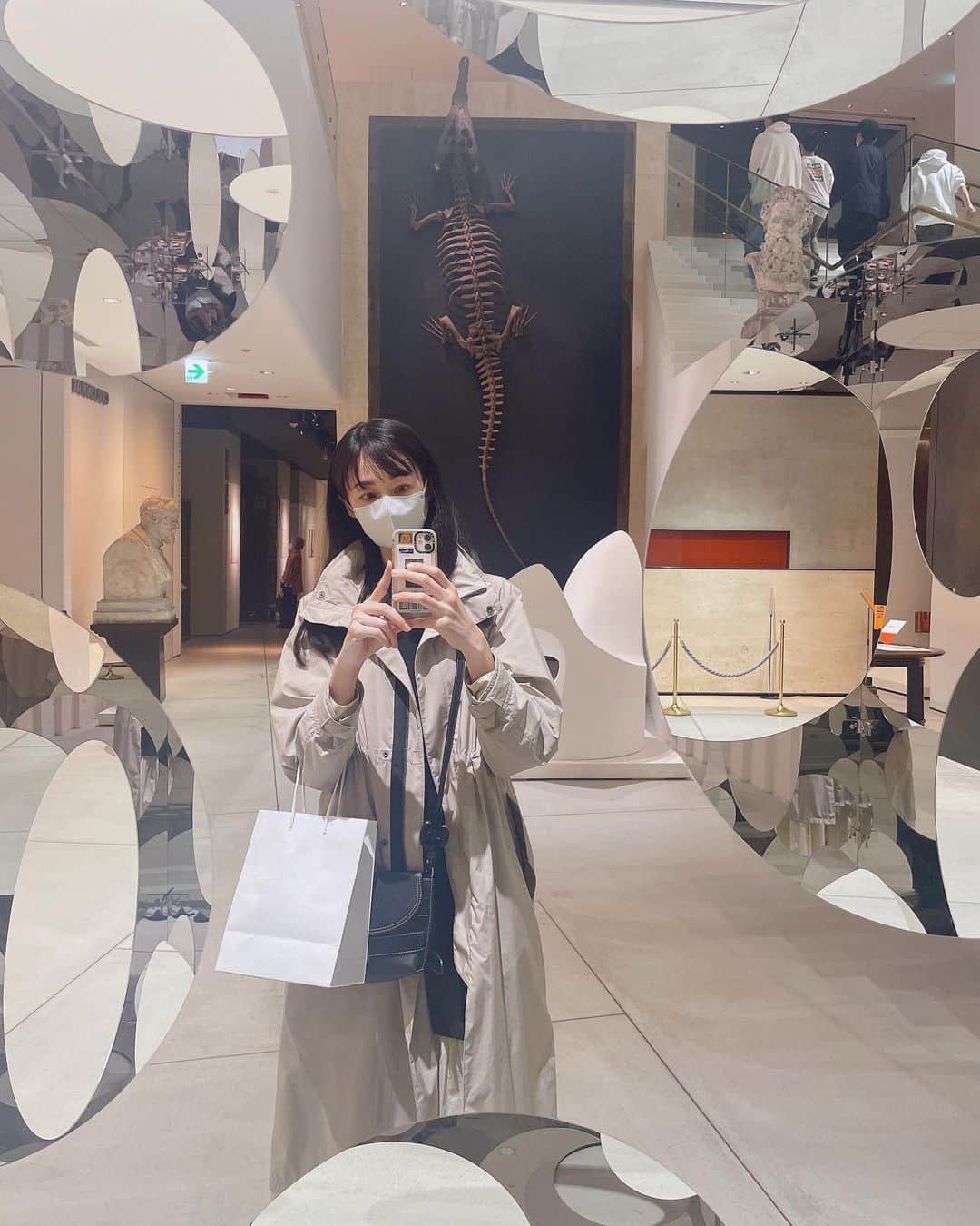 理絵のインスタグラム：「🐊  #intermediatheque #インターメディアテク #kitte #丸の内 #東京大学総合研究博物館 #理絵アート #rie_love_art」