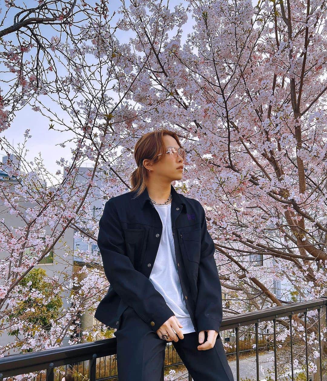 $oichiroさんのインスタグラム写真 - ($oichiroInstagram)「sakura🌸  #sakura #桜 #🌸 #japanculture #spring  #fashion #coodinate #needles」3月30日 21時20分 - so0131.g