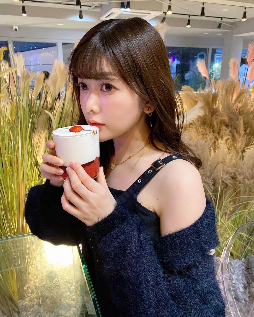 のインスタグラム：「.  美味しかった🍓❤️  #新大久保カフェ #新大久保 #新大久保グルメ」