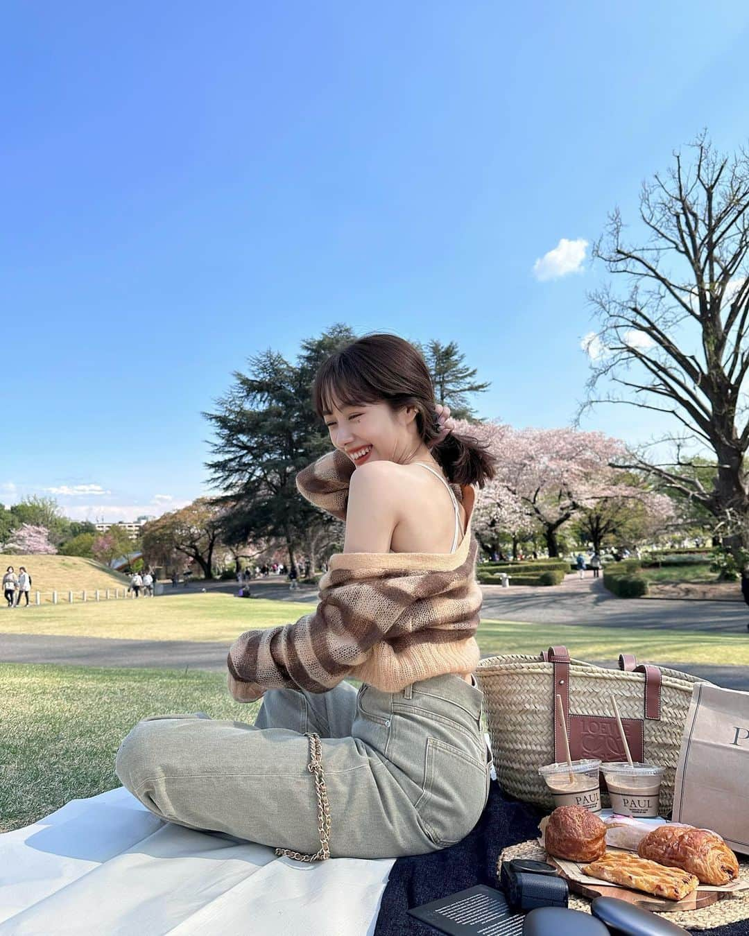 前田希美（まえのん）さんのインスタグラム写真 - (前田希美（まえのん）Instagram)「picnic🍪🥐」3月30日 21時36分 - maeda_nozomi