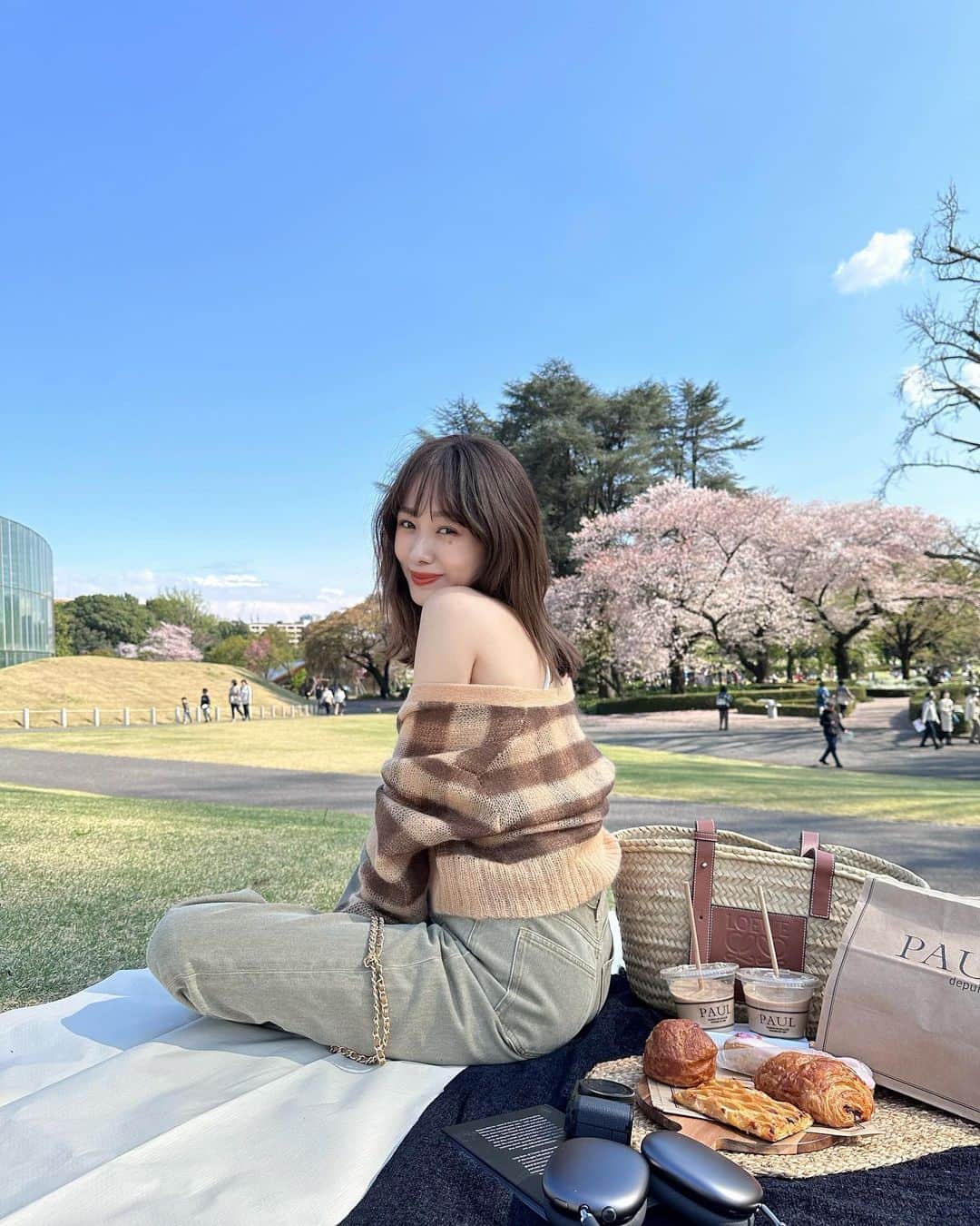 前田希美（まえのん）さんのインスタグラム写真 - (前田希美（まえのん）Instagram)「picnic🍪🥐」3月30日 21時36分 - maeda_nozomi