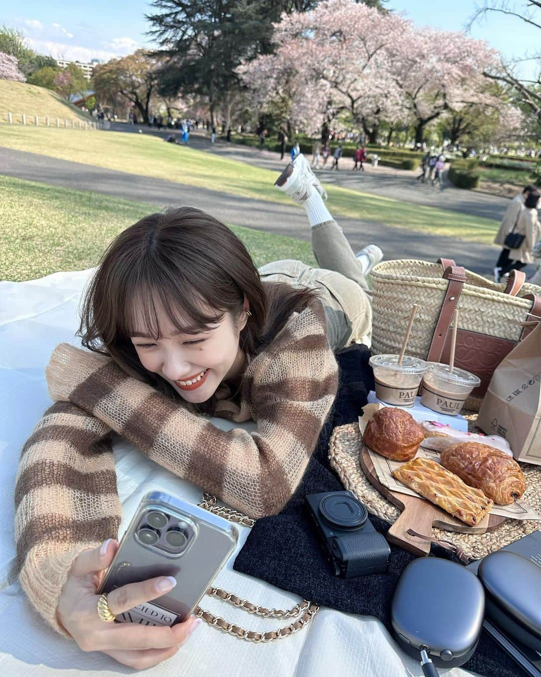 前田希美（まえのん）さんのインスタグラム写真 - (前田希美（まえのん）Instagram)「picnic🍪🥐」3月30日 21時36分 - maeda_nozomi