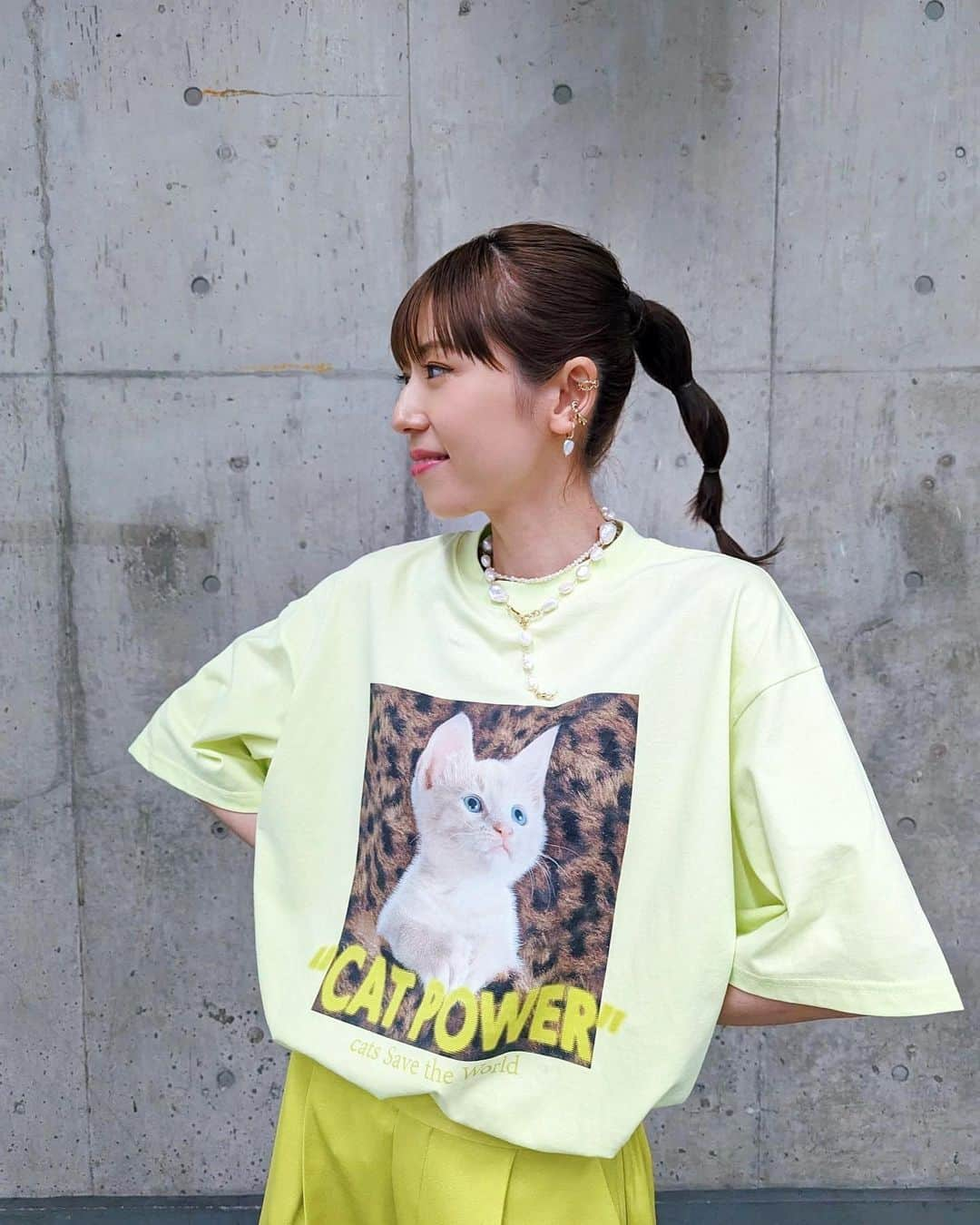 若槻千夏さんのインスタグラム写真 - (若槻千夏Instagram)「🐈🌈🐈🌈🐈🌈  #本日発売だにゃー」3月30日 21時45分 - wakatsukichinatsu