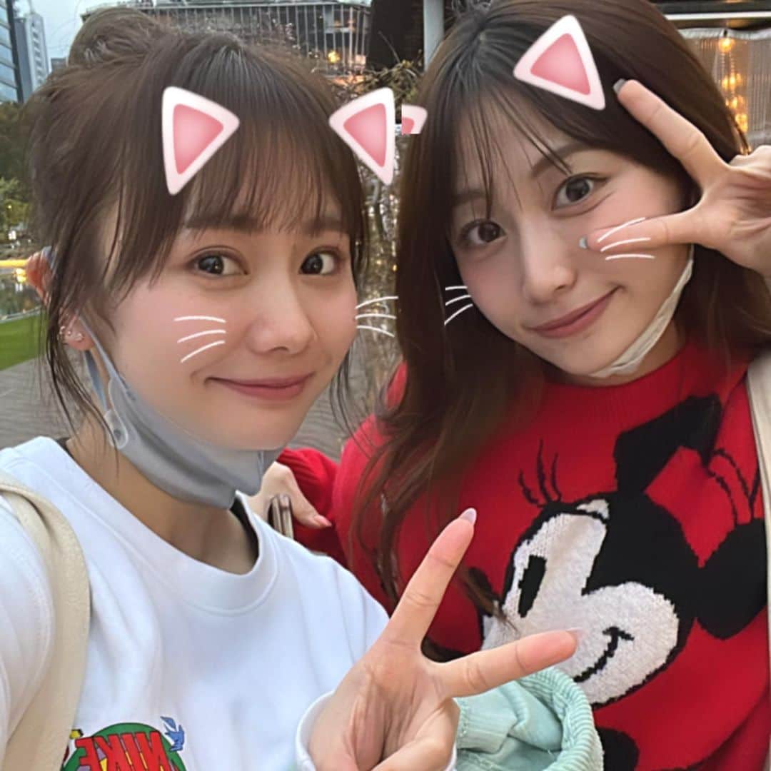 松本慈子さんのインスタグラム写真 - (松本慈子Instagram)「* 気付いたら3時間くらいずっと爆弾トークしてた日🥞 ディズニーに行くんか！🐭🏰 ってくらい可愛いお洋服着てきてくれたひな乃の為なら いつでも、どこでも連れて行くよ🤗  今度はお家に遊びに来る約束したもんね！  ps.ご報告遅れましたが… ひな乃がお誕生日にくれた ホットサンドメーカーで作った ホットサンドとっても美味しかったよ☺️🥪🤍」3月30日 22時00分 - chikako_1119