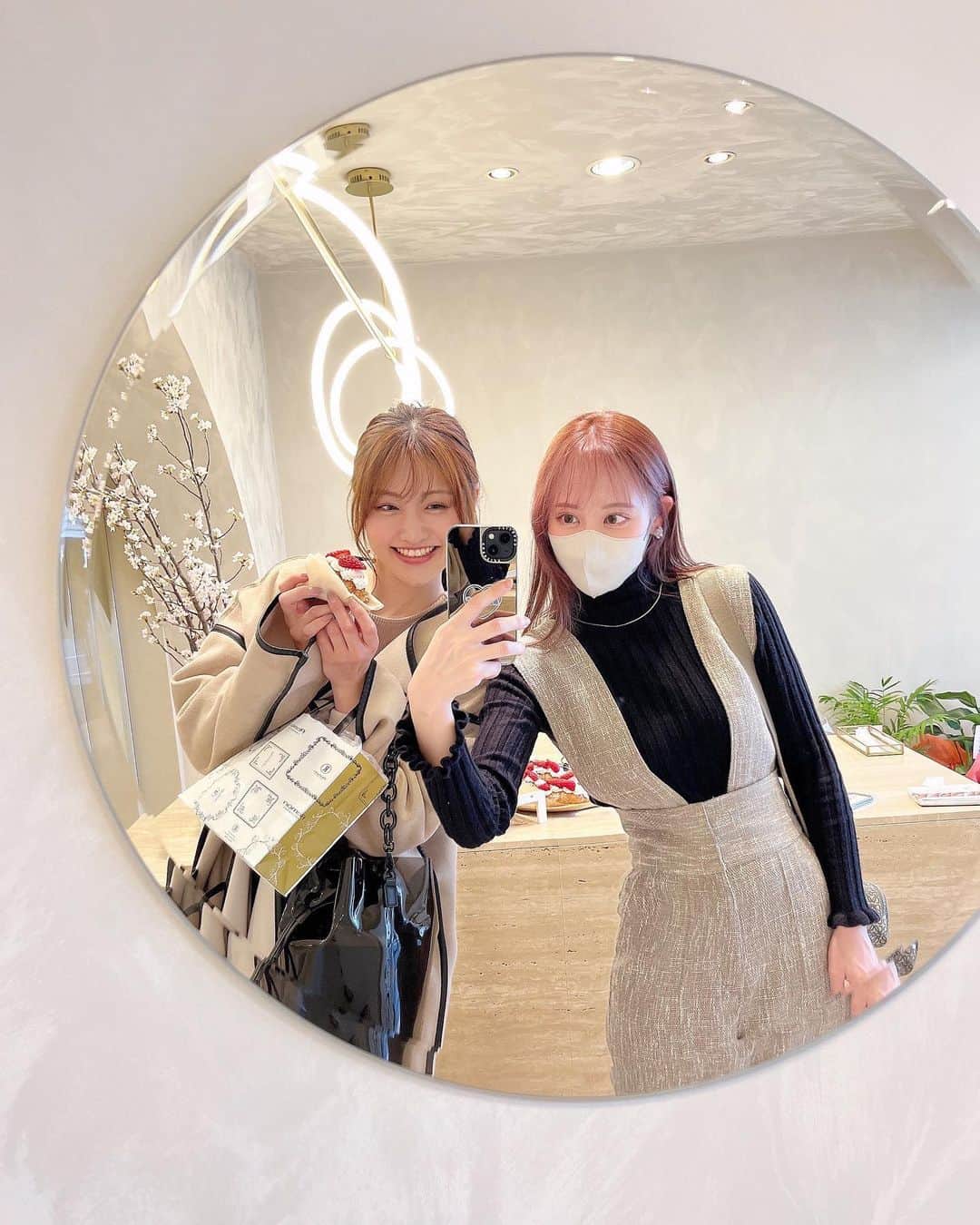 のインスタグラム：「🌸  ストーリーに載せたら 「この服どこのですか？」と 過去１聞かれた服☺️🫶🏻 NEUNA のスラックスです🫰🏻  可愛いよねコレ🫶🏻 そして かなりスタイル良く見えるからお気に入り〜✌️  靴は、 WHO’S WHO gallery 🥿 歩きやすさ１００点だし可愛い🥹💓  全て #ZOZOTOWNでGETした🫰🏻  最近ZOZOTOWNでしか買い物してない🤣🌈 商品の到着が早いから最高！！！ 初回は¥2000引きだよ！  @zozotown_giri で いろんなコーデが見れるよ〜👗  . . . . #静岡#浜松#コーデ#ootd  #ZOZOTOWN購入品#ZOZO活#PR」