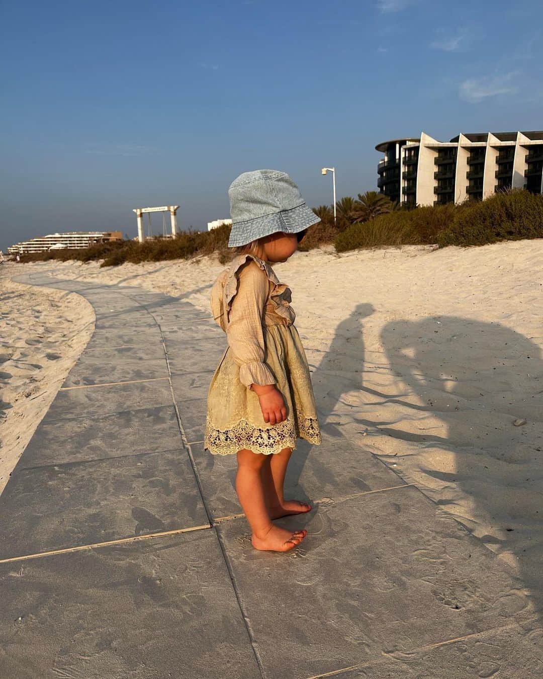 ロミー・ストリドさんのインスタグラム写真 - (ロミー・ストリドInstagram)「Sunset at the beach 🌞」3月30日 22時39分 - romeestrijd