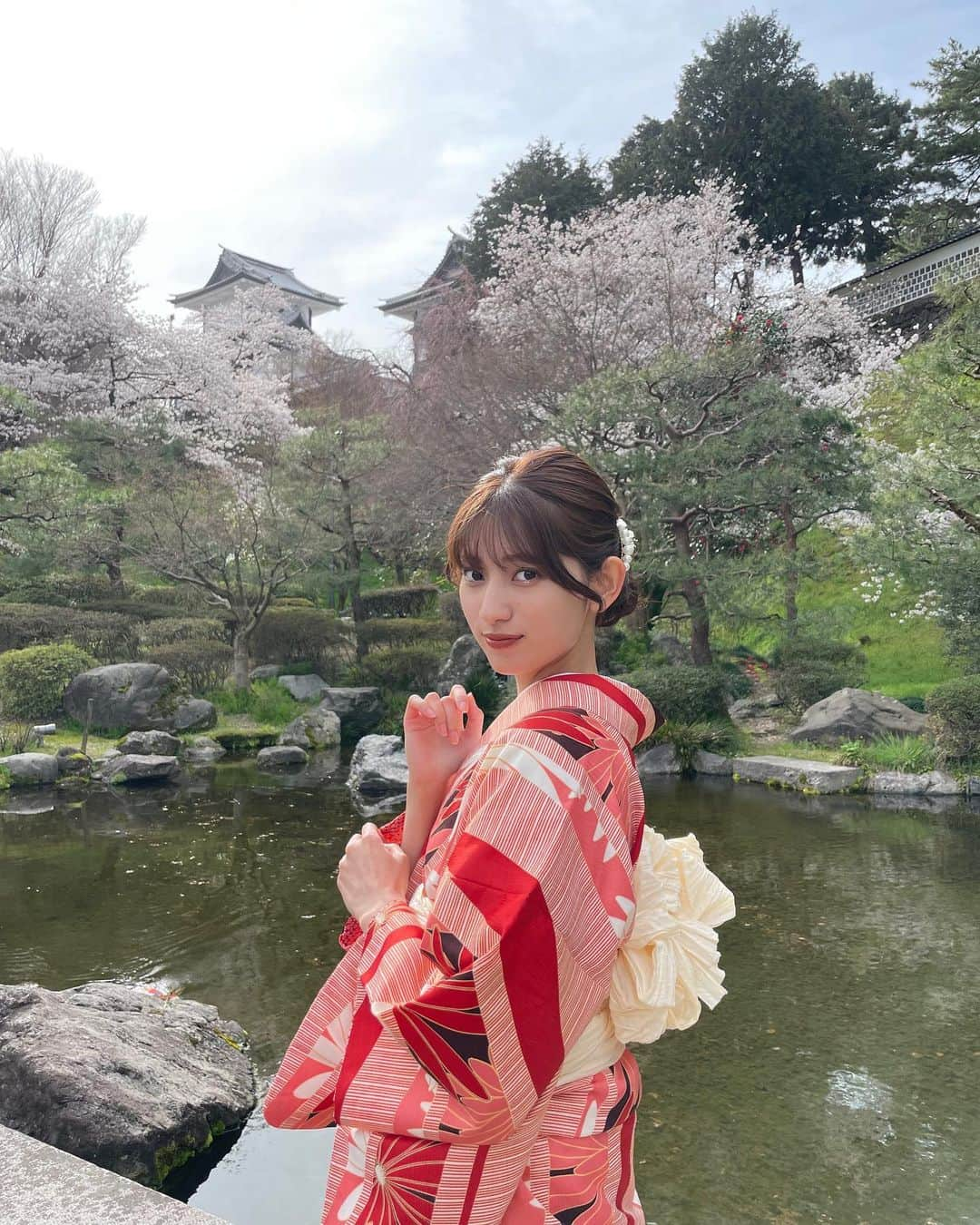 梶川愛美さんのインスタグラム写真 - (梶川愛美Instagram)「見て見て可愛い着物を着ましたの〜🤍  #金沢 #金沢旅行 #金沢城公園 #兼六園 #石川旅行 #21世紀美術館」3月30日 22時39分 - kajikawa_manami