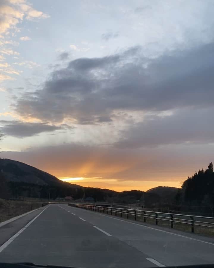 のインスタグラム：「🌄」