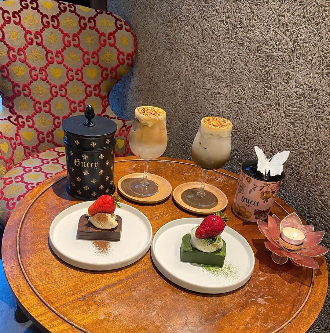 のインスタグラム：「福岡の @cafe._.mitu へ❤︎  GUCCIをモチーフにしたカフェで ずっと行ってみたかったから帰る直前に寄れてよかった〜〜🫶  テリーヌ美味しすぎたし また他のメニューも食べに行きたいっ🥰  #cafe #cafemitu #福岡 #福岡旅行 #福岡カフェ #福岡カフェ巡り #九州旅行 #九州カフェ #gucci #gucciカフェ」