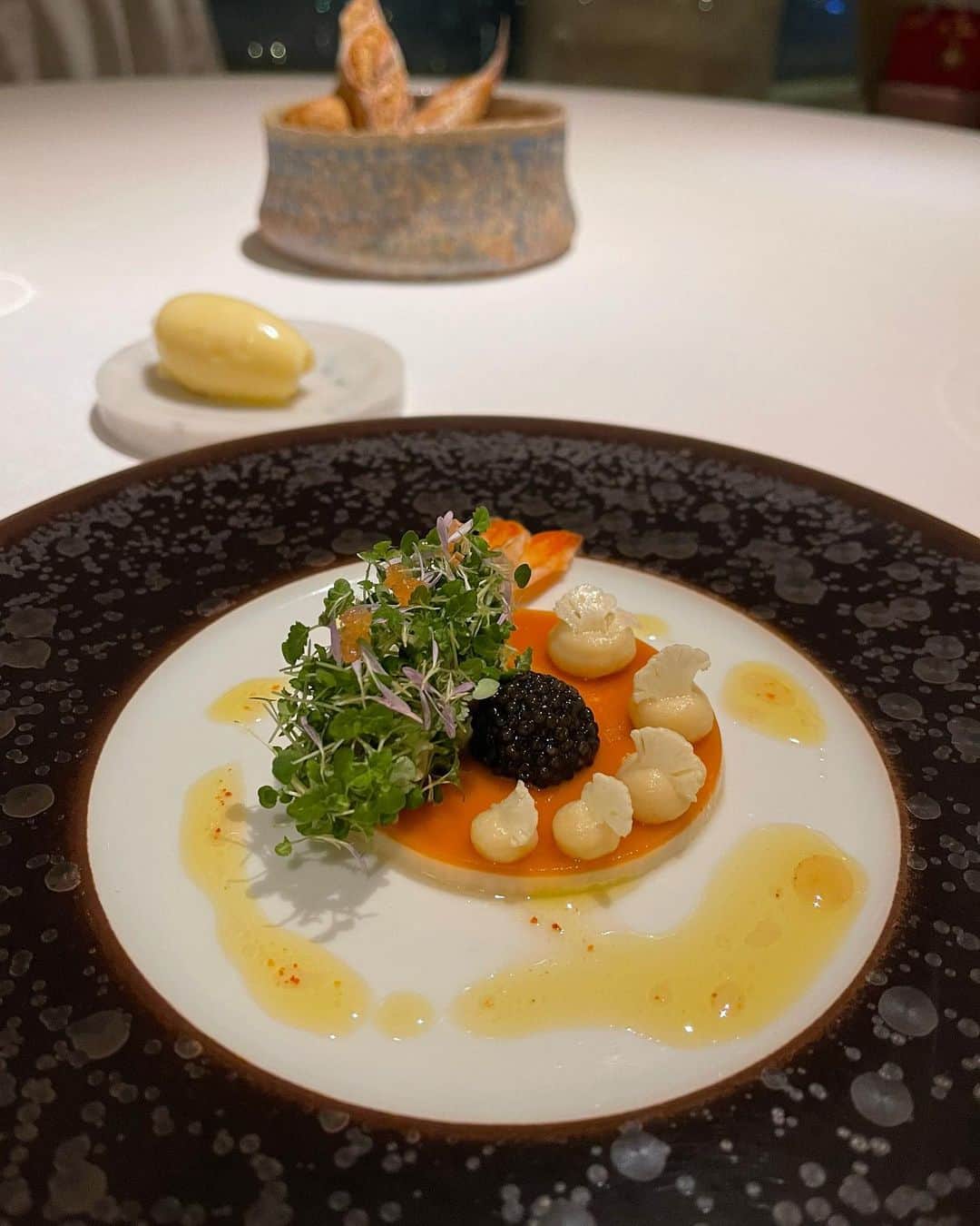 MIKAさんのインスタグラム写真 - (MIKAInstagram)「Miam! 🇫🇷😋❤️  ⠀ このワイングラス素敵、、、🍷 ２枚目は私的にナウシカかまたトロロの世界だよ🌱 ⠀  ⠀」3月30日 23時11分 - cjd_mika