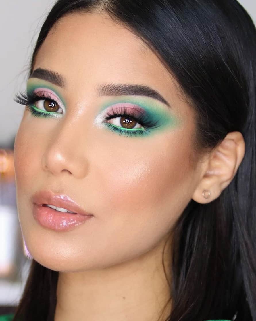 BH Cosmeticsのインスタグラム：「@glambygerys is our green DREAM in the Avocado Toast - 16 Color Shadow Palette 🥑 #weekendvibes #bhcosmetics」