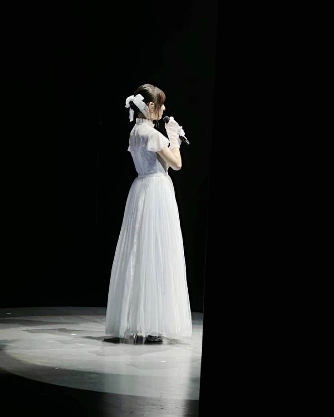 鈴木絢音のインスタグラム：「3月28日、10年間お世話になった乃木坂46から卒業いたしました。 これまで お世話になった皆さま、応援してくださった皆さま、ありがとうございました。」