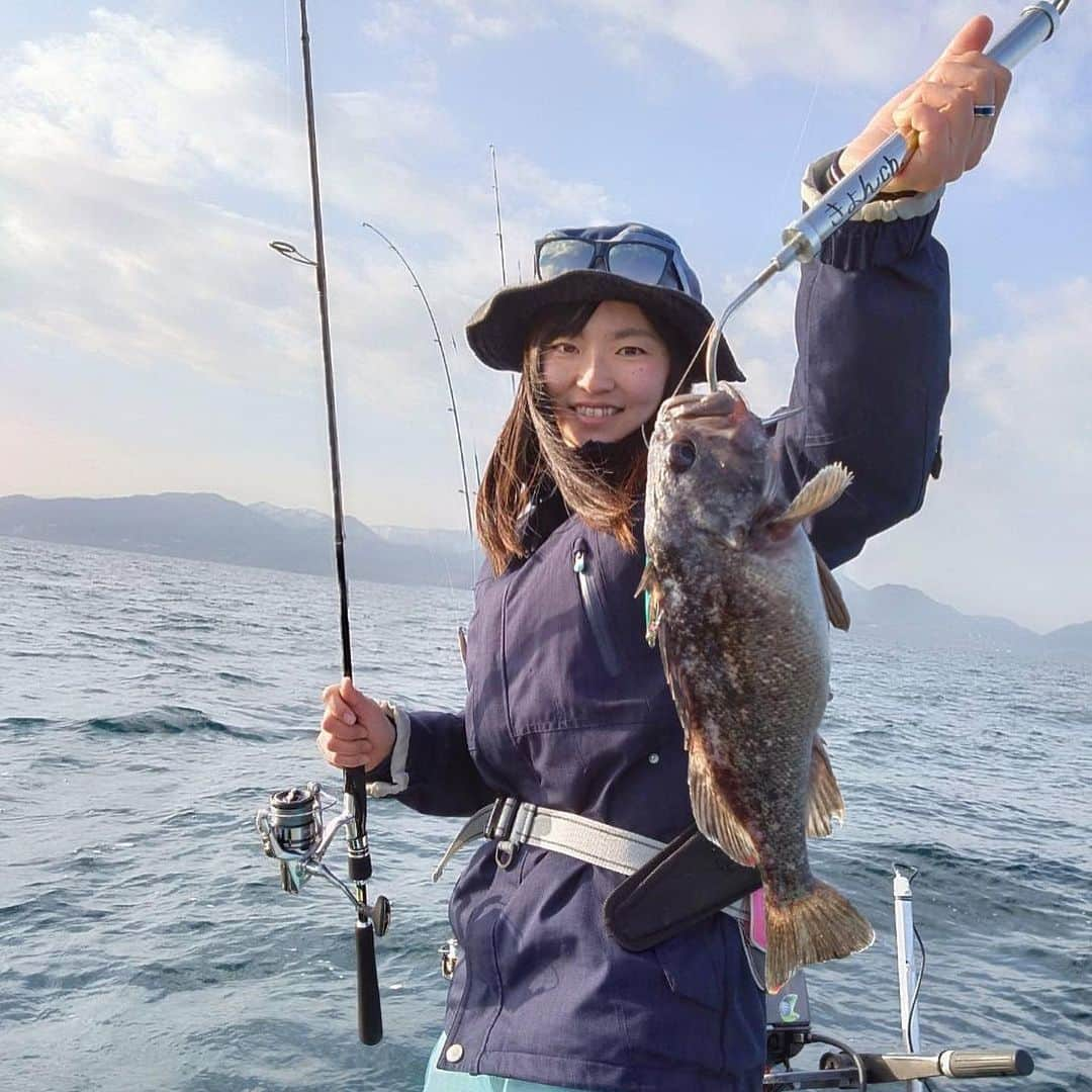 内山ミエさんのインスタグラム写真 - (内山ミエInstagram)「クロソイちゃん🐟🚤  6投だけしてさっさと帰港😂😭🙏✨✨ クロソイ団地で4投目🎣  #釣り #船釣り #船 #クロソイ #船舶」3月30日 23時46分 - mieuchiyama