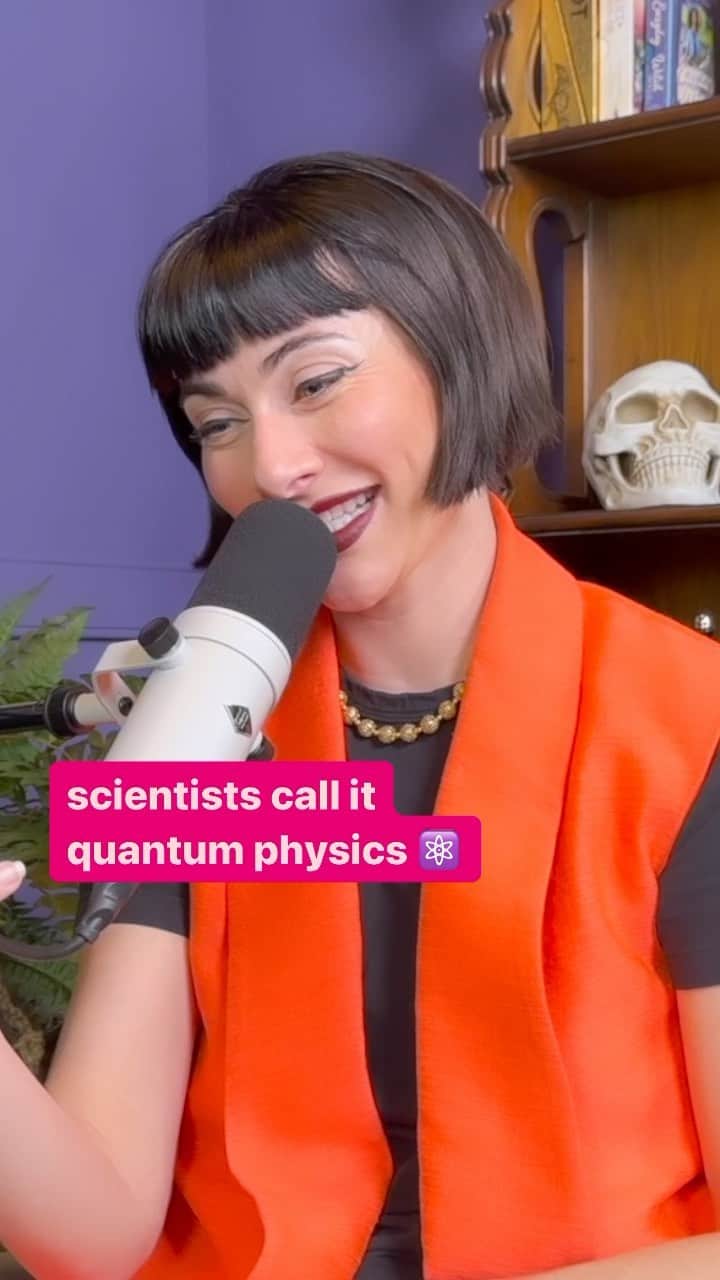 カーミンのインスタグラム：「can we all just agree plz I’m ready to meet the aliens @houseofherbypod」