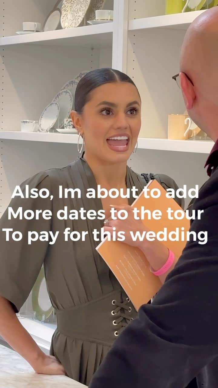 デレク・ハフのインスタグラム：「The process has begun ! Here we go ❤️ 💍 #wedding #planning」