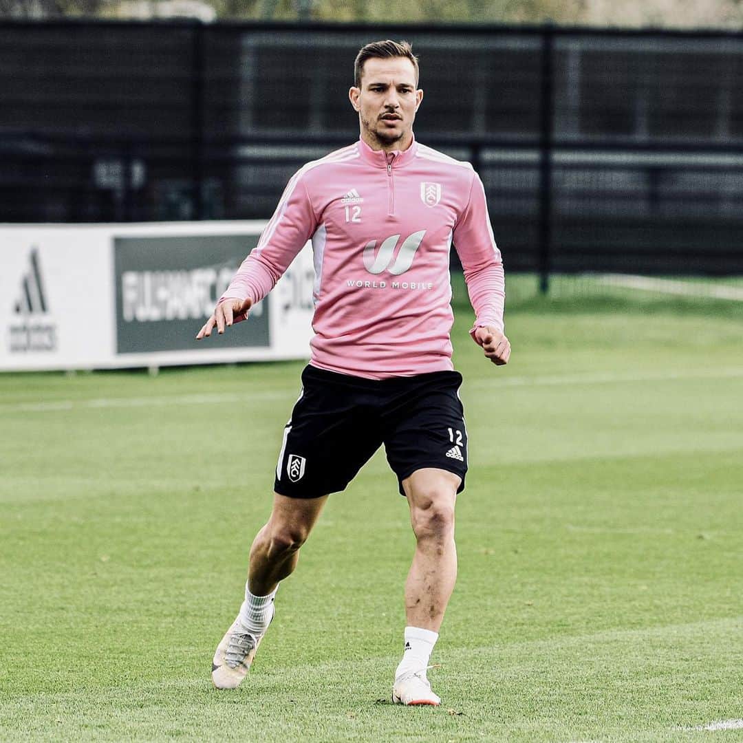 のインスタグラム：「Great week of training with the lads! Ready to go 💪🏻⚡⚽ #FFC #Fulham #Training #Work」