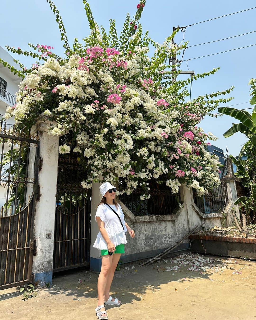 伊藤羽仁衣さんのインスタグラム写真 - (伊藤羽仁衣Instagram)「お仕事で初のミャンマーへ🇲🇲 そして1人旅💛 ミャンマーの人達はとてもピュアで 優しくて…まさにアジアの純真💛  . #Myanmar #hanyito」3月31日 0時45分 - hanyito