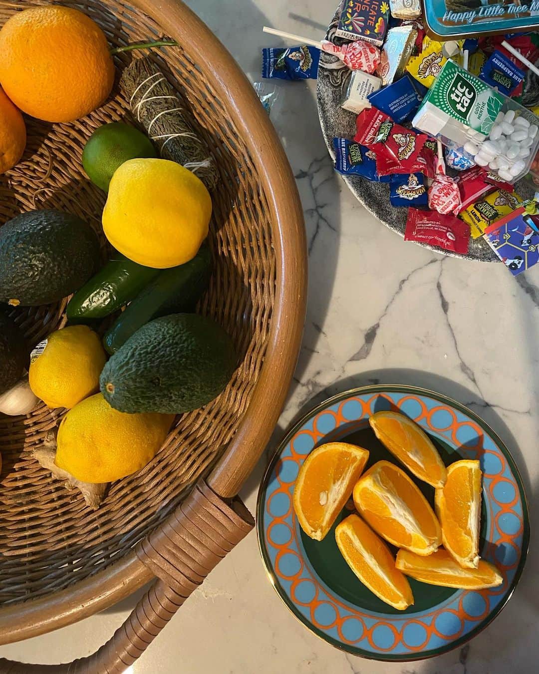 サマーラ・ウェイビングのインスタグラム：「Sum things from around the house」