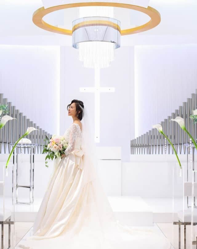 ホテルニューオータニ長岡wedding さんのインスタグラム写真 - (ホテルニューオータニ長岡wedding Instagram)「光が降り注ぐチャペルの祭壇。 前撮りにもおすすめです。  －－－－－－－－－－－－－ ★おすすめフェア 【2023年春のBIGフェア】 豪華試食×模擬挙式×3会場コーディネート見学 プレミアムウエディングフェア  《参加無料》 ※試食会のみご予約制  開催日：5月14日(日) 時間：11:00～16:00 ※詳しいスケジュールは公式サイトをご覧ください。  〔来館特典〕 実際に披露宴でご提供しているスパークリングワイン（1本）プレゼント  【ご予約・お問合せ】宴会予約（0258）37-1122 －－－－－－－－－－－－－  詳細はプロフィールのURLより公式サイトをご覧ください。  #ホテルニューオータニ長岡#ニューオータニ長岡#ニューオータニウエディング#ニューオータニウエディング #ホテルウエディング#結婚式準備#式場探し#ウエディングフェア#大人婚#ホテル婚#ホテル挙式#披露宴#模擬挙式#チャペル#ウエディングドレス#新潟プレ花嫁#プレ花嫁#2023秋婚#2023冬婚#2024春婚#新潟花嫁#長岡花嫁#長岡結婚式場#新潟結婚式場#新潟#長岡#wedding#hotelwedding」3月31日 11時35分 - newotani_nagaoka_wedding