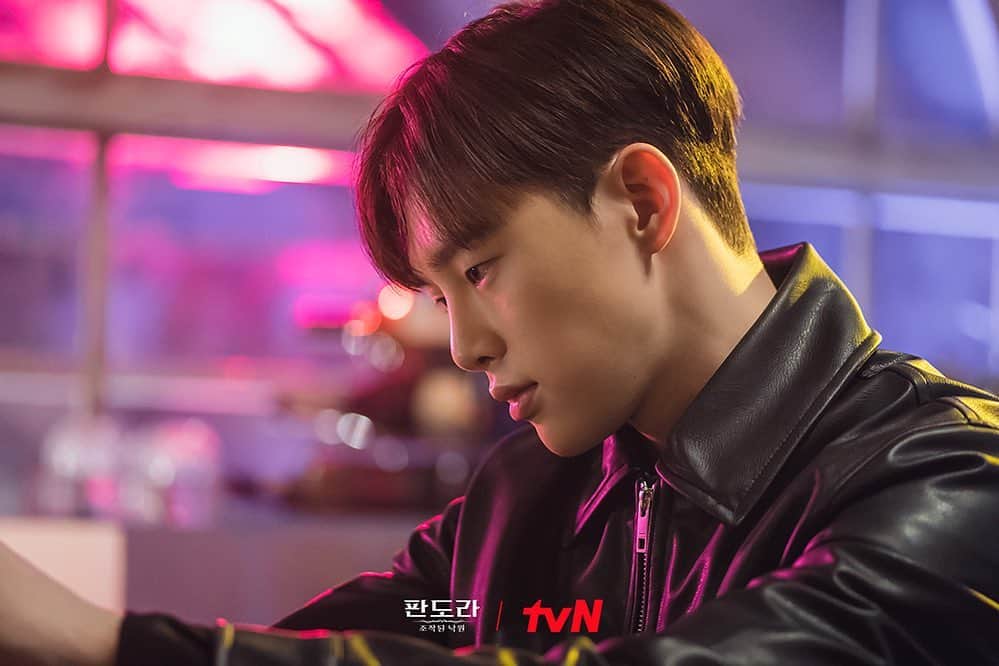 クォン・ヒョンビンさんのインスタグラム写真 - (クォン・ヒョンビンInstagram)「내일밤 9시10분 tvN 🙏」3月31日 11時41分 - komurola