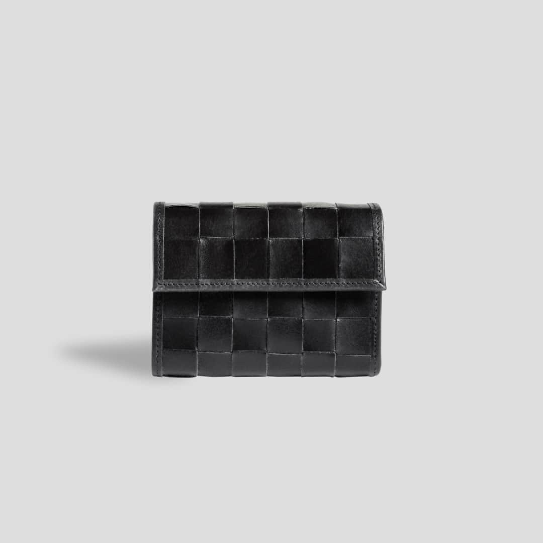 ブリーのインスタグラム：「Obra SLG 174 in Black. ⁠ ⁠ .⁠ .⁠ .⁠ ⁠ #bree #breesince1970 #obra #essentials #leather #wallet」