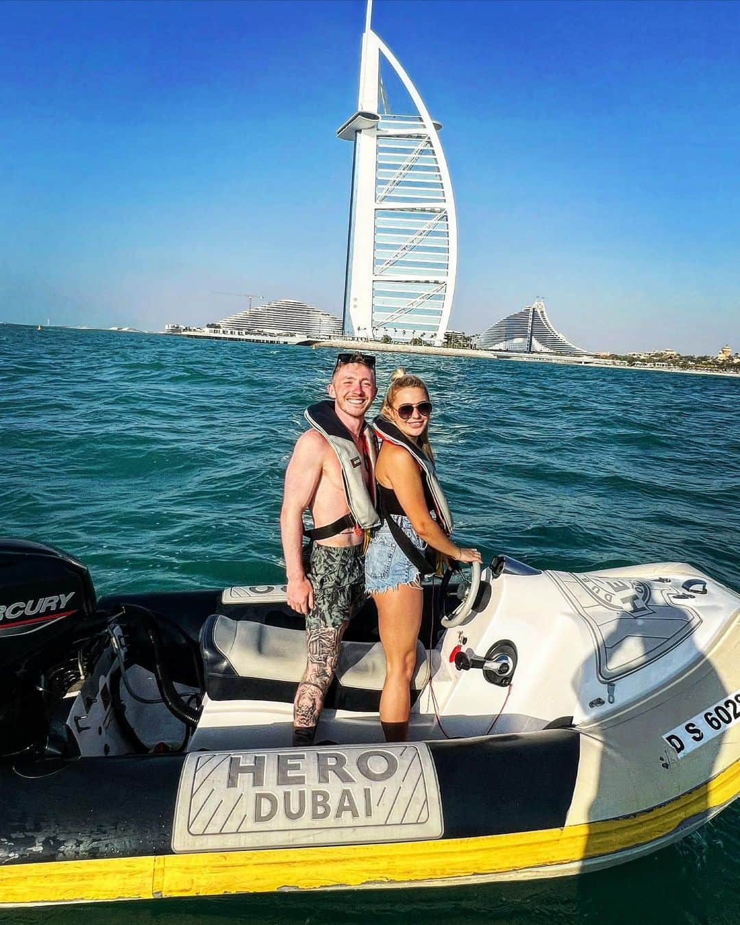 ナイル・ウィルソンさんのインスタグラム写真 - (ナイル・ウィルソンInstagram)「Scariest handstand I’ve ever done🤸🏼 fairly cool boat ride 😍 Backflip on the 148th floor 🏙️ (to nearly fall off) & 3 of the greatest Golf shots you’ve ever seen in your life 🏌🏼 Haha incredible last few days! Thank you @visit.dubai for the best experiences 🤍」3月31日 2時53分 - nilemw