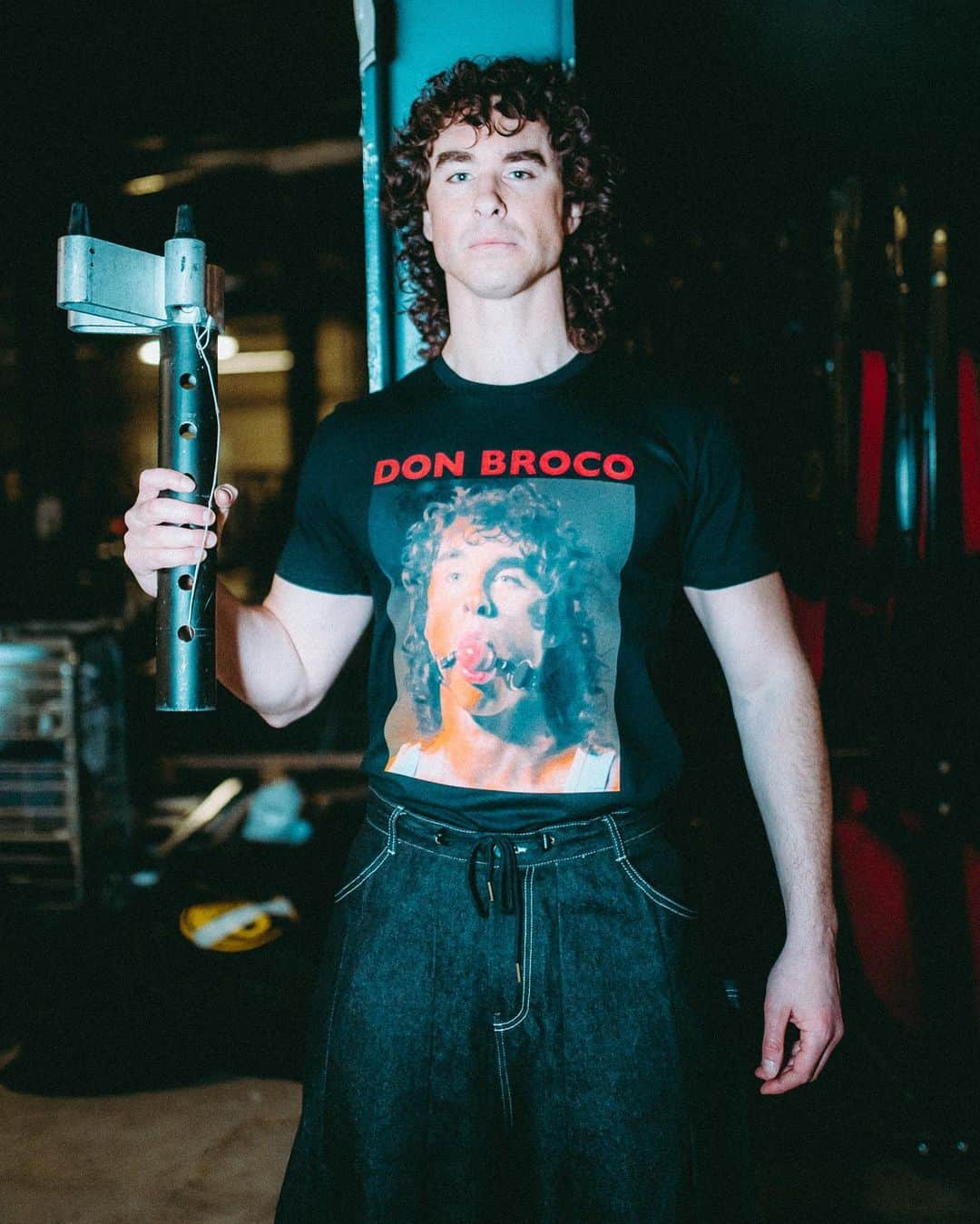 Don Brocoさんのインスタグラム写真 - (Don BrocoInstagram)「UK & EU tour merch is now live on our store WWW.DONBROCOMERCH.COM 🦖   Limited sizes available + once they’re gone they’re gone so snap em up lickety-split」3月31日 3時03分 - donbroco