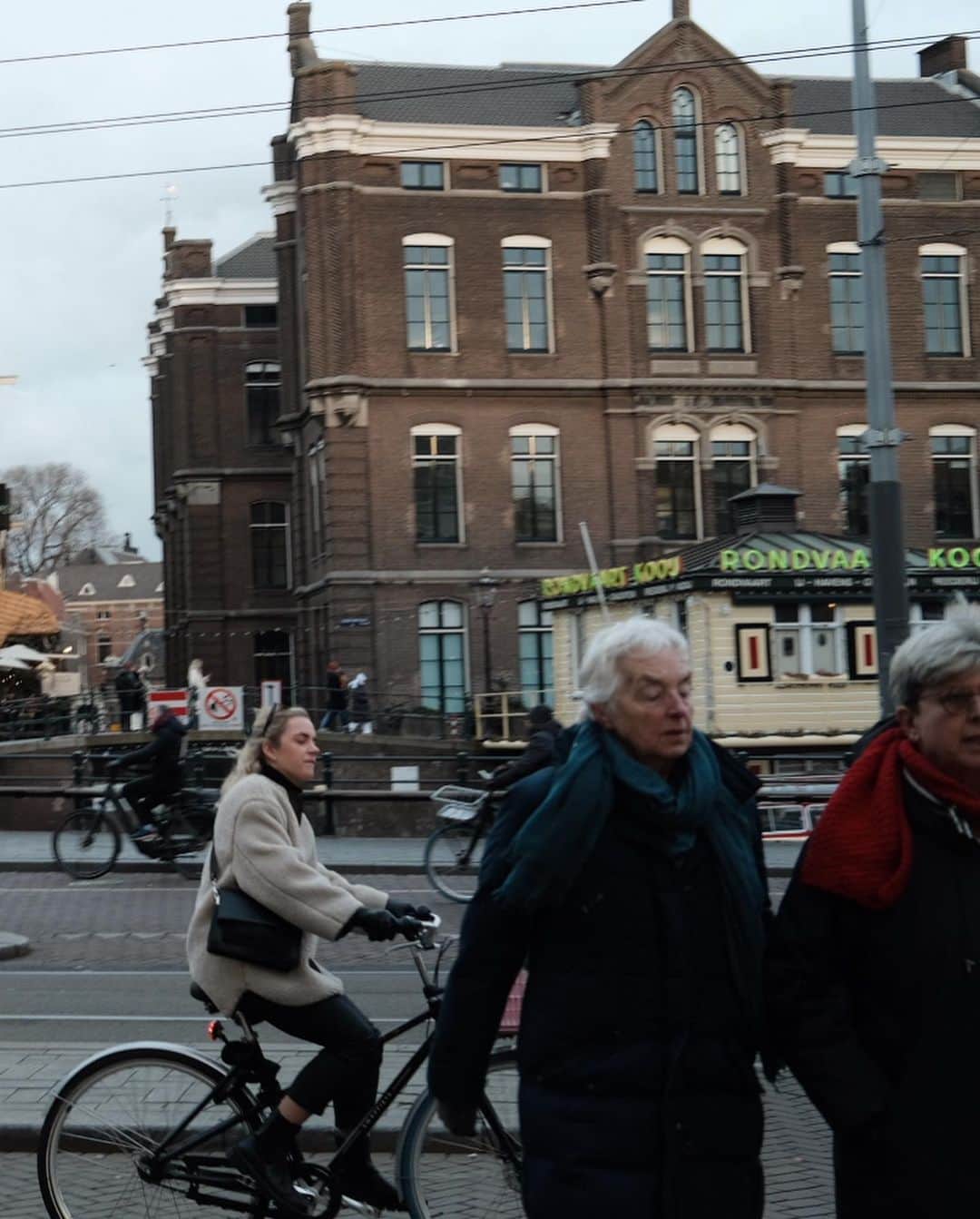 有働真帆さんのインスタグラム写真 - (有働真帆Instagram)「Amsterdam 🇳🇱📷 #x100v #fujifilm」3月31日 3時29分 - maho_udo