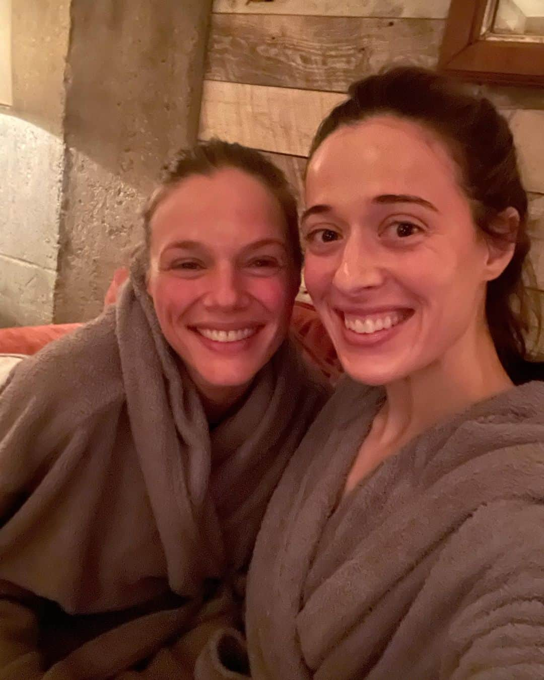 マリーナ・スコーシアーティさんのインスタグラム写真 - (マリーナ・スコーシアーティInstagram)「Facials & massages @cowshed. Champagne at @sohohousechicago. Hours of conversation with @spiridakos. Highly recommend. #fiveoutfivestars #season10isalmostover #perfectchicagoday #thingstodoinchicago #bestfacials #girlsstaycation #tracyspiridakos #sohohouse #cowshed」3月31日 3時55分 - marinasqu