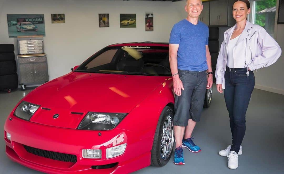 カリーヌ・ヴァナッスさんのインスタグラム写真 - (カリーヌ・ヴァナッスInstagram)「La 300ZX de @nissan allume la flamme de fidèles passionnés depuis sa création !  En hommage à l’édition limitée 25e anniversaire sortie cette année, les rencontres avec des propriétaires de ce modèle chouchou (bonjour les Claude !) n’a fait que confirmer à quel point la passion pour l’heritage de la 300ZX de Nissan ne perd aucune vitesse. Pour tout savoir, jetez un coup d’oeil à la chaîne YouTube de @Nissancanada en cliquant sur le lien dans ma bio.   #bigzenergy」3月31日 4時06分 - karinevanasse