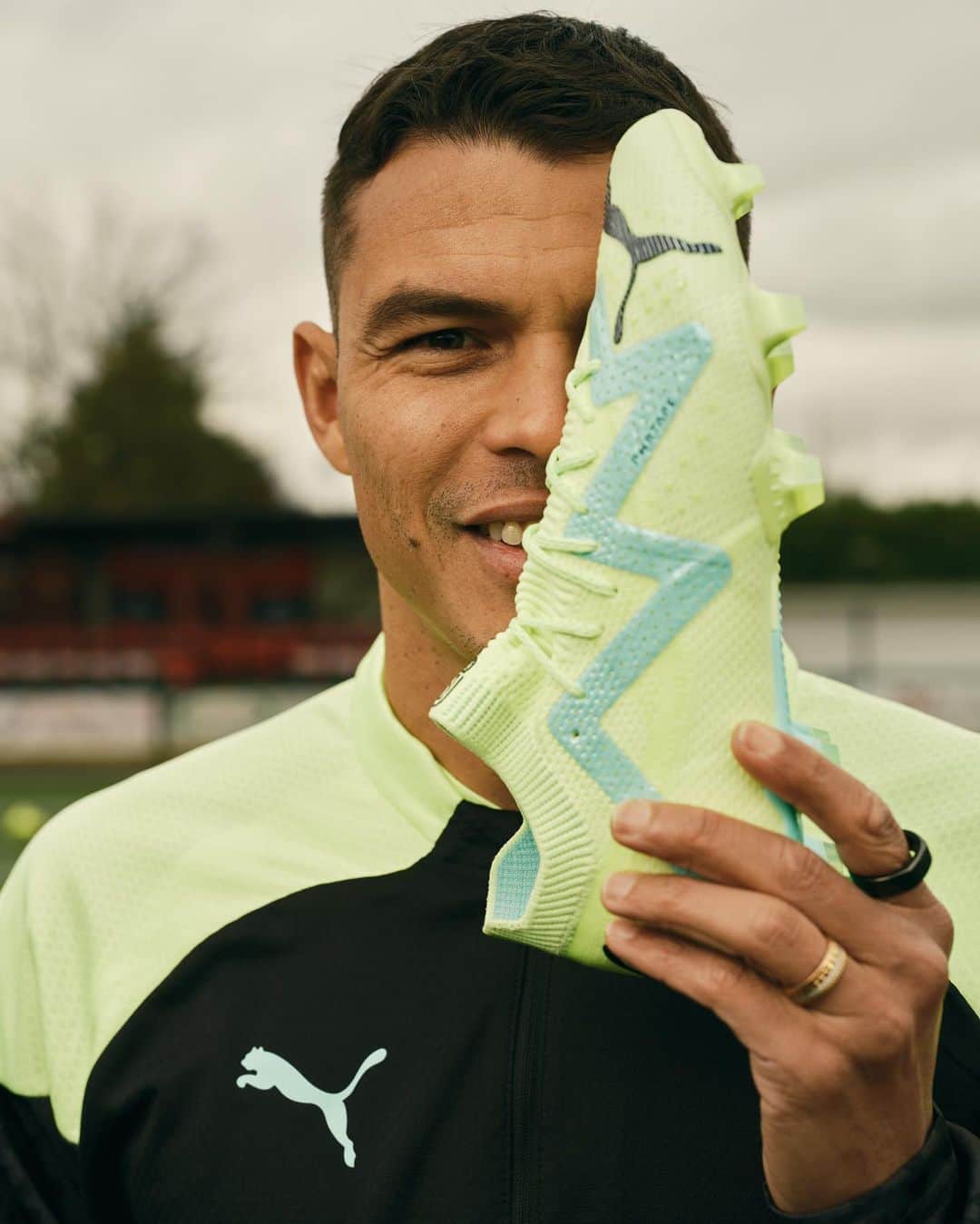 のインスタグラム：「🇧🇷 Pronto para continuar a temporada 👍🏽 🇬🇧Ready for the remaining of the season 👍🏽 •  •  •  #ThiagoSilva #TS6 #OhhhThiagoSilva  #Chelsea #ChelseaFC #CFC #WeAreBlue #BlueIsTheColour #ChelseaForever #KeepWalking #FamiliaSilva #Puma #ForeverFaster」