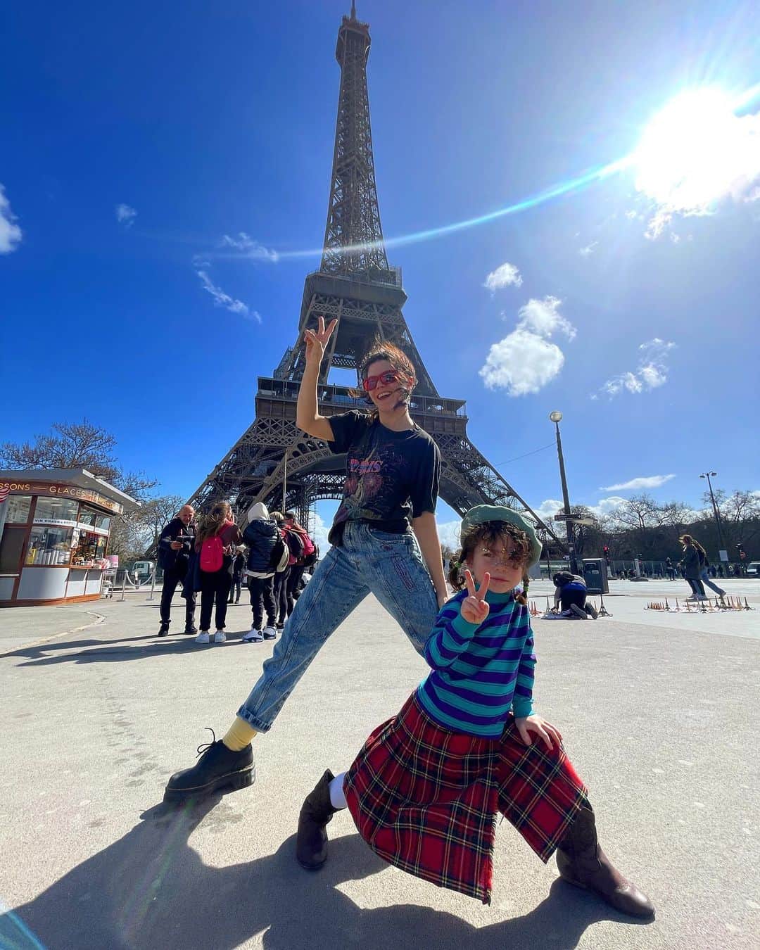 ソーコのインスタグラム：「✌️ 🌈 Gay Paree 🌈 ✌️  Swipe for magical rainbow party on top of the Eiffel Tower !  Pic by @_lowlowlife_」