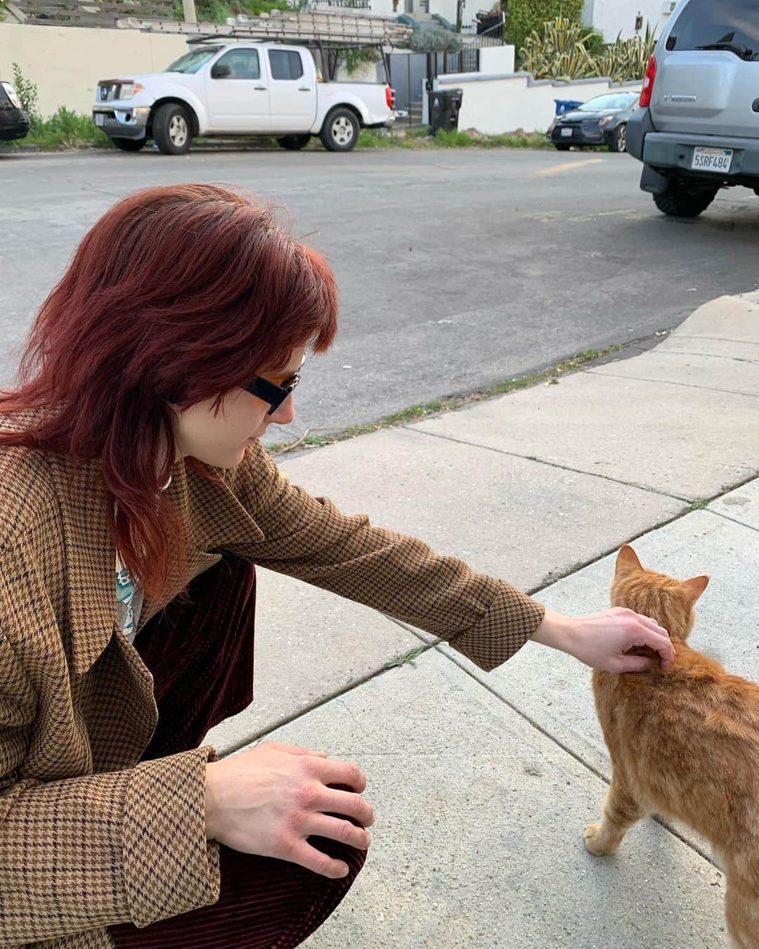 オーブリー・ピープルズのインスタグラム：「always greeting the locals」