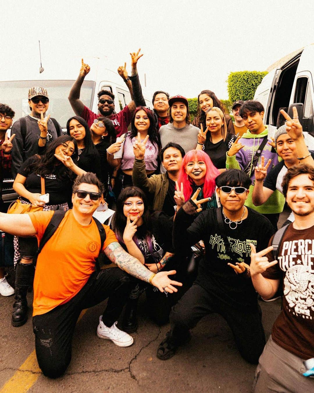 トニー・ペリーさんのインスタグラム写真 - (トニー・ペリーInstagram)「Mexico City! It’s been way too long. I can’t wait too see you guys tonight!! 🤘🤘🤘🐢」3月31日 6時25分 - tonyperry