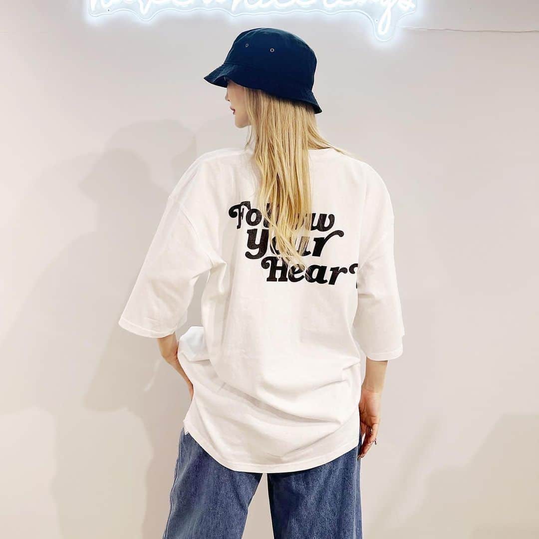 Select Shop MIRROR9さんのインスタグラム写真 - (Select Shop MIRROR9Instagram)「. ✔︎Follow your heart Tshirts ¥8,800(tax in)  color/WH BK BE size/L XL  model @pink_mirror9 158cm WH/L BK/XL 着用 @coco_mirror9  162cm  #MIRROR9 #ミラーナイン」3月31日 11時55分 - mirror9official