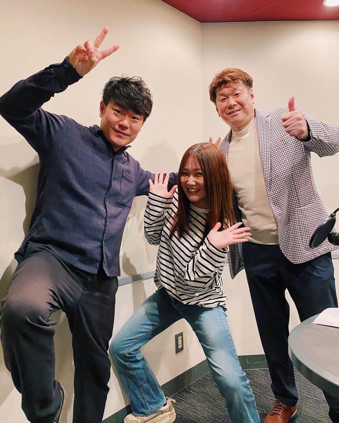 藤田早希のインスタグラム：「本日日付は変わりますが、3月31日25:00～ (4月1日25:00～) FMヨコハマ「ヘンケンLABO」にお邪魔します🧏🏻‍♀️ にしくんのMVでお世話になった堂野さんに 呼んで頂きました✨ 1年ぶりのラジオはディレクターもしなくていいし 力抜いて楽しんでやっちまった👏🏻 セレクト曲はあの曲！ radikoから聴いてください😊 それでは今夜夜中にお耳にかかりましょう🫶🏻🫧 そして同局26:00～は @fumikasingasong 姐さんの ラジオもあるのでそちらも一緒に 聴いてね👼🏻 元気にしてるかなぁ🫣？. . . . #fmyoknhama #fmヨコハマ #ヘンケンラボ #radiko #ラジコ #radio . . . .」